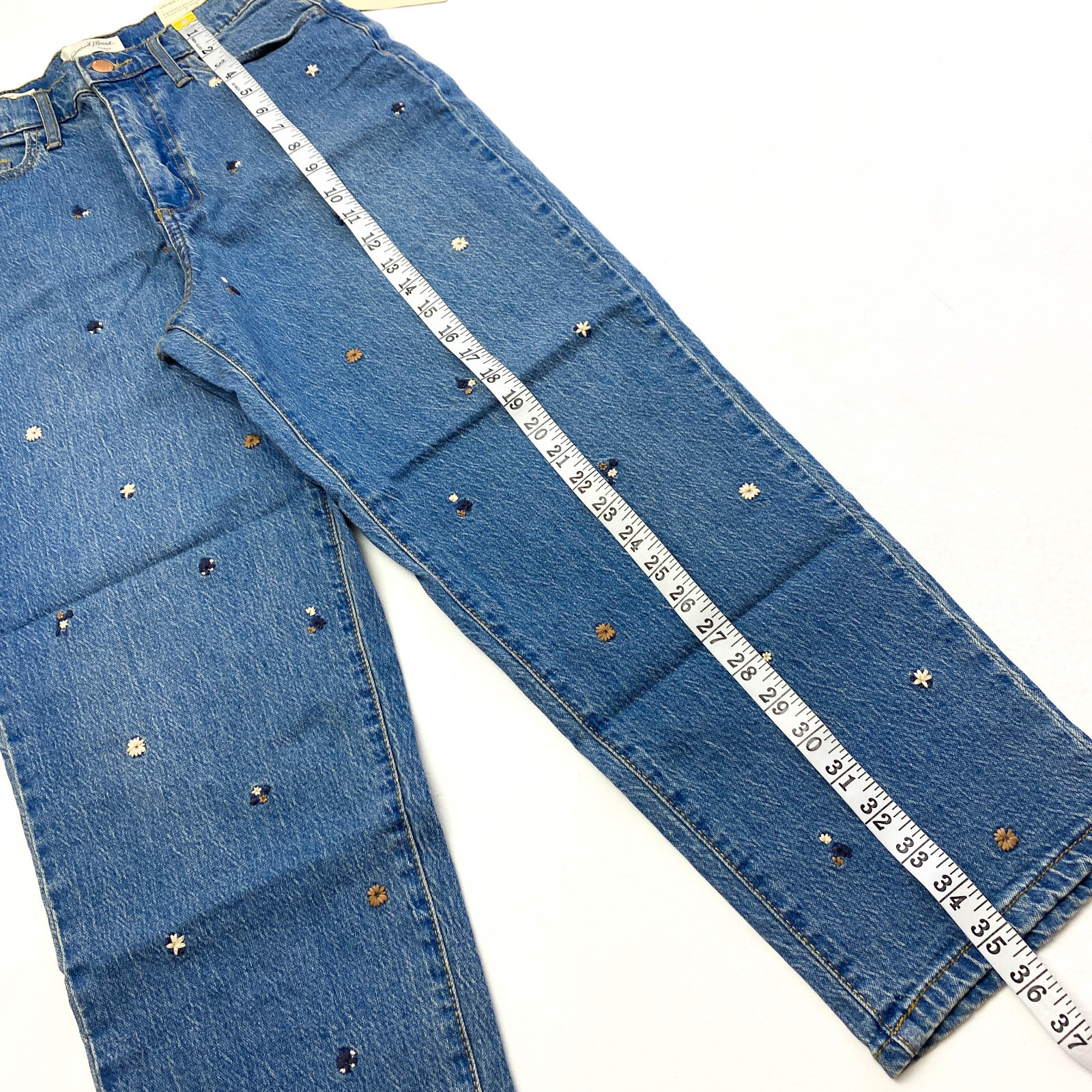 Universal Thread Womens Size 6S Vintage Straight Jeans Pockets Light Wash