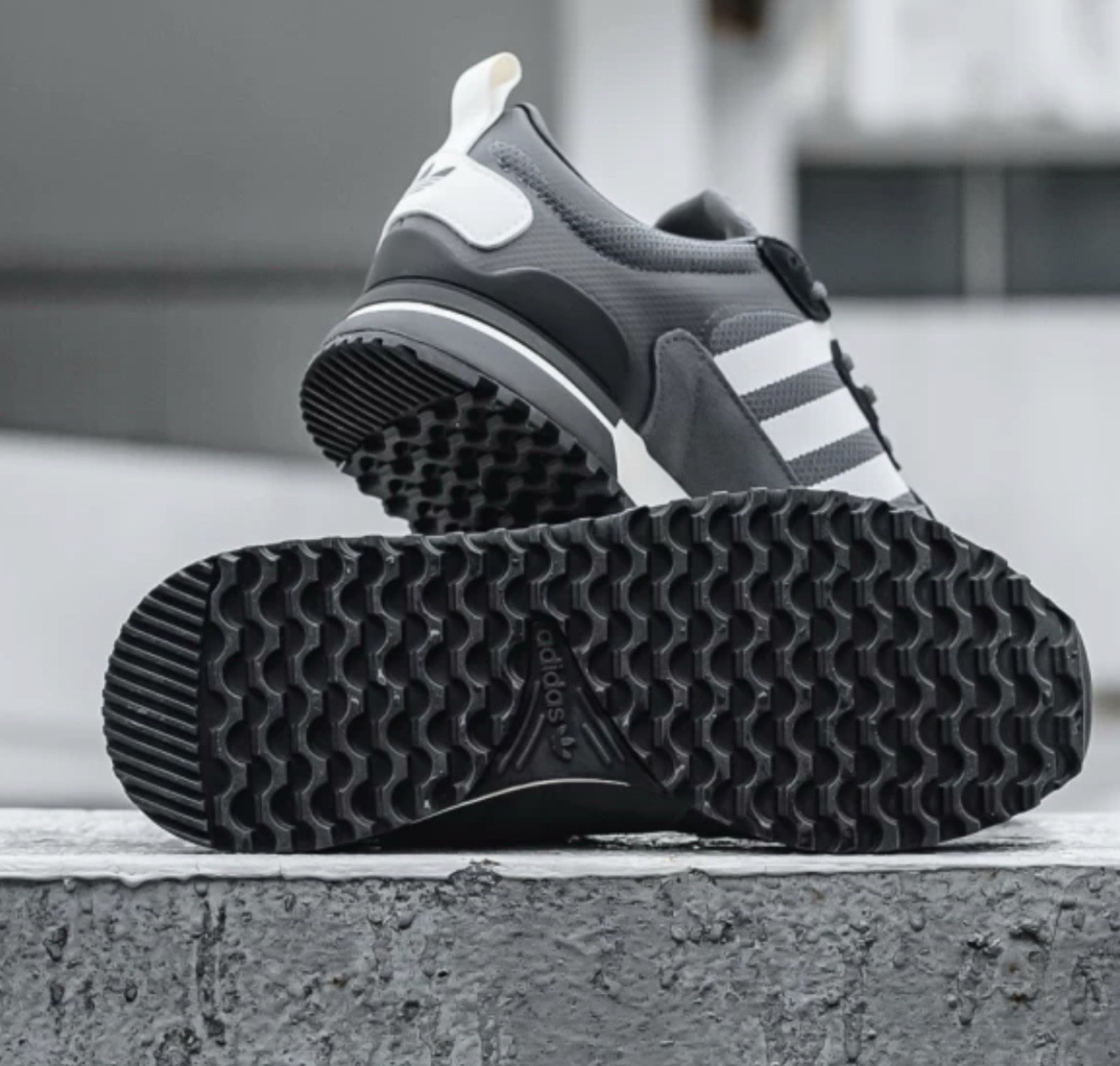 Adidas ZX 700 HD Men’s Athletic Shoes Gray Black Footwear Sneakers H01851 All Sz