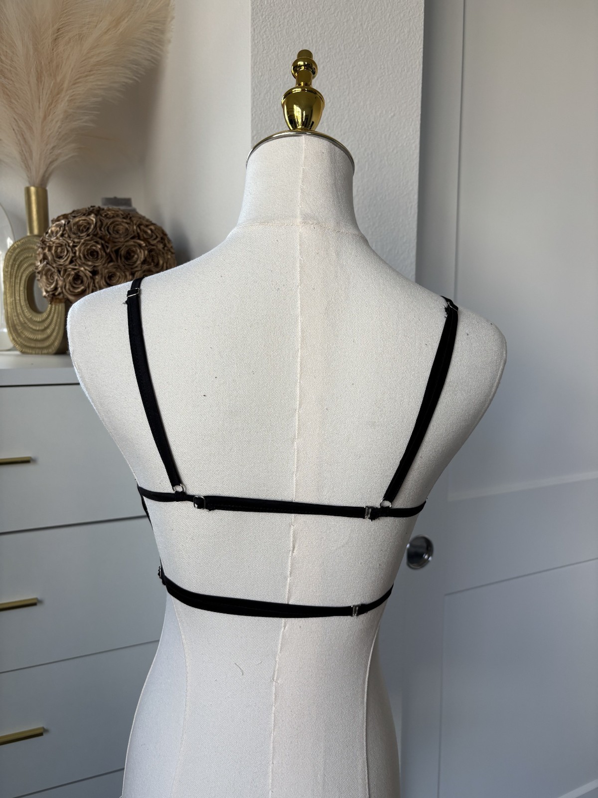 Salty Black Tie Trimmed Strappy Bra Top Adjustable Straps Women’s Size Small