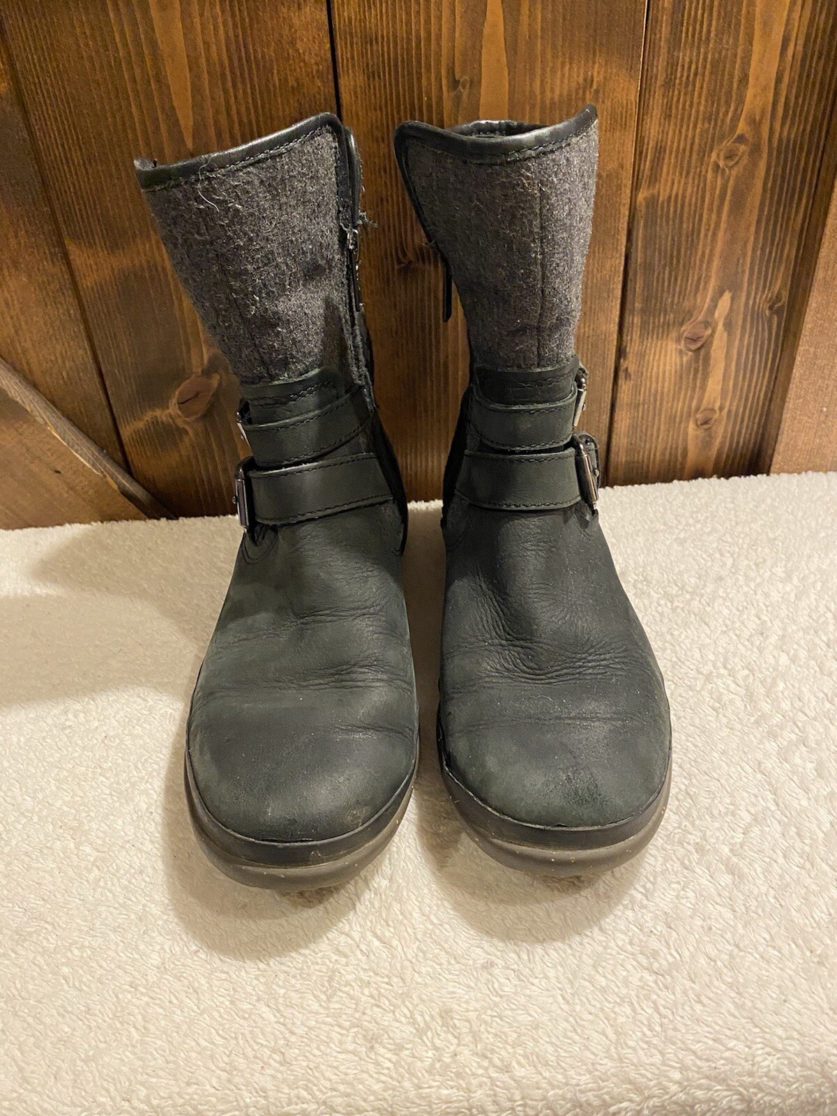UGG Australia, Black Leather Water & Snow Proof Women’s Size US 6