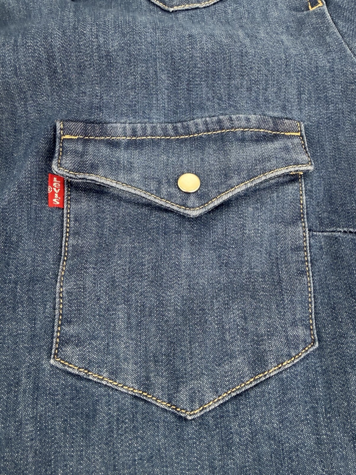 Levi’s Ultimate Western Denim Shirt Womens L Blue Stretch Pearl Snap NWT