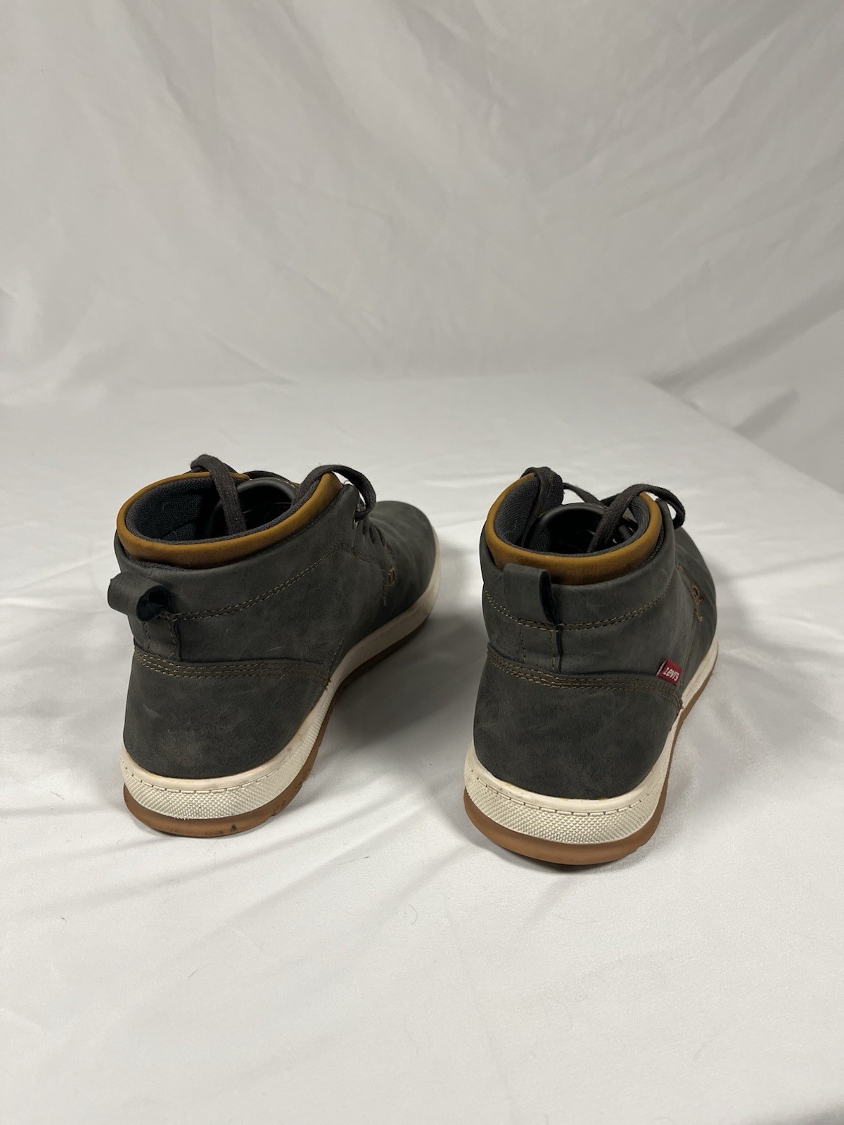 Levi’s Men’s Chukka Boots Size 8 Gray Faux Leather Lace Up Casual Shoes