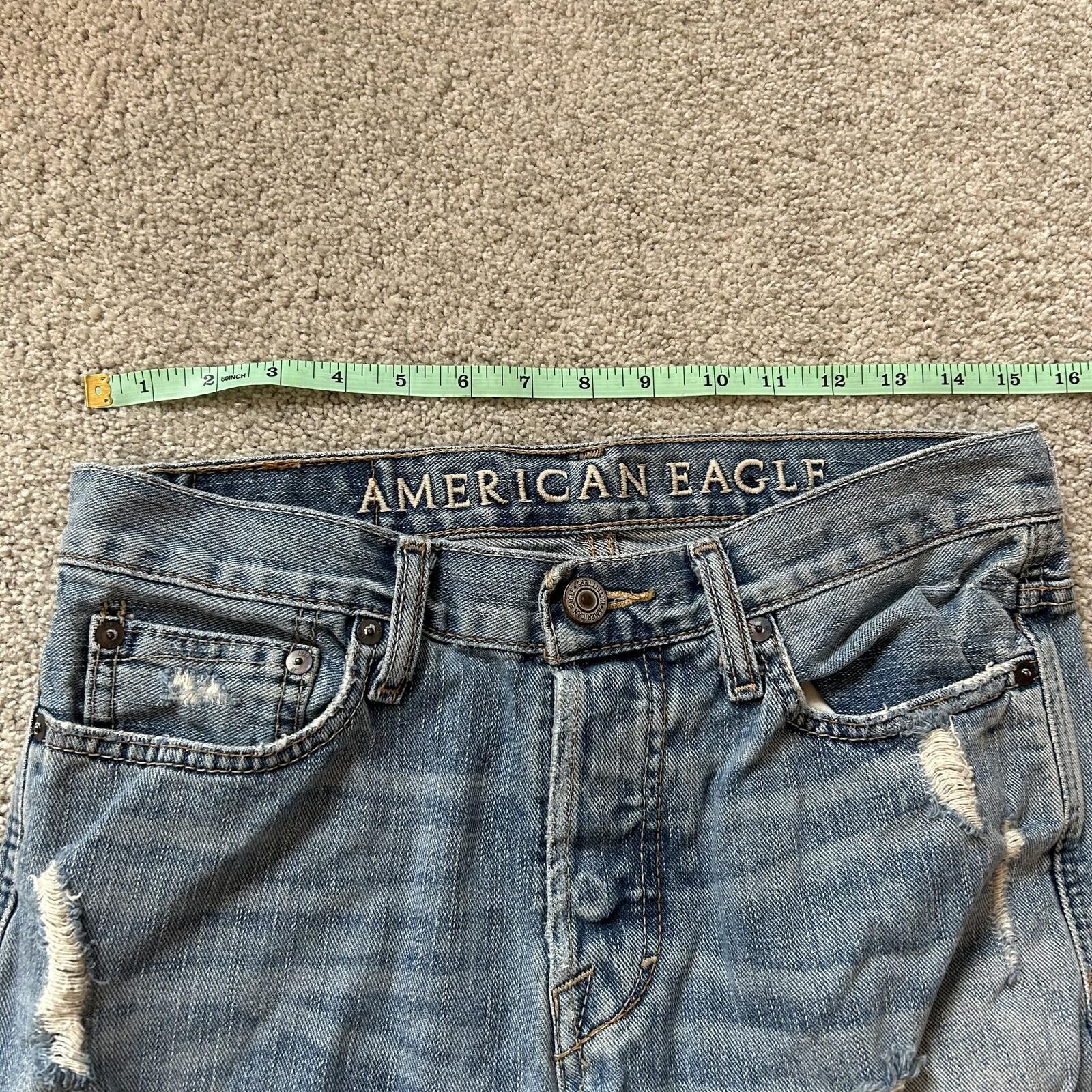 American Eagle Men’s size 29×32 Straight Leg Distressed Blue Jeans