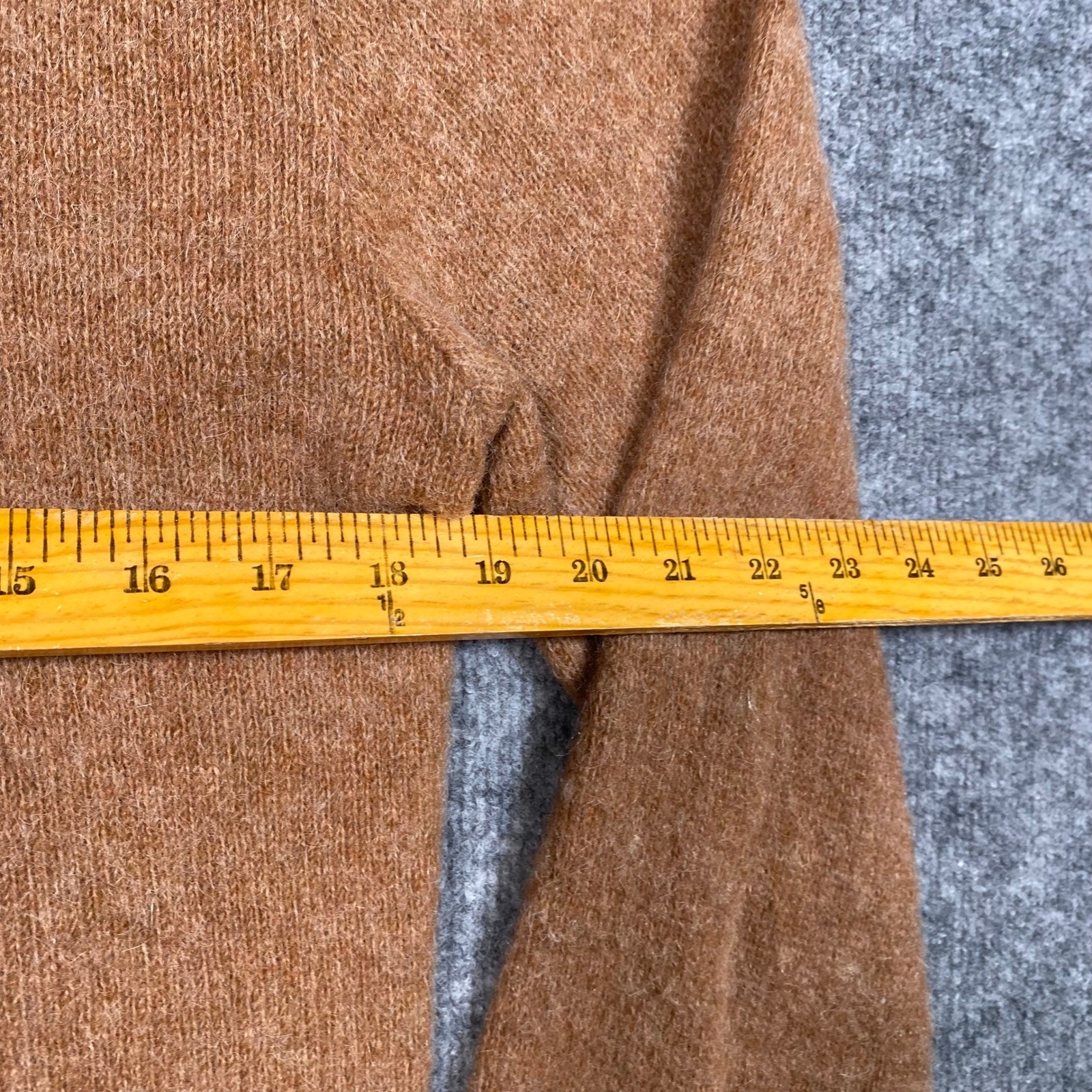 Bugatti Mens Camel Brown Lambswool Mohair Blend Crewneck Sweater Size M Vintage