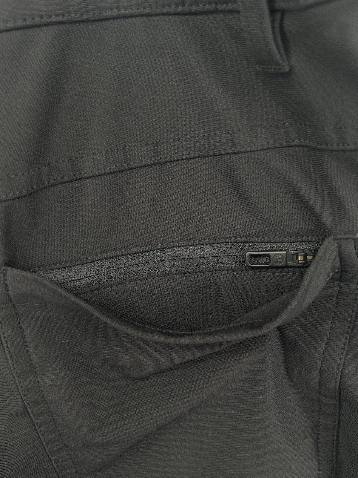 Lululemon ABC Pants Mens 30×30 Black Utilitech Abrasion Resistant Slim Fit Logo