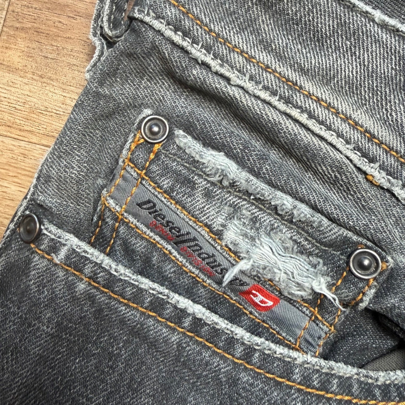 Diesel Zatiny Jeans Men 29×32 Grey Distressed Bootcut Denim Charcoal Punk 008C6