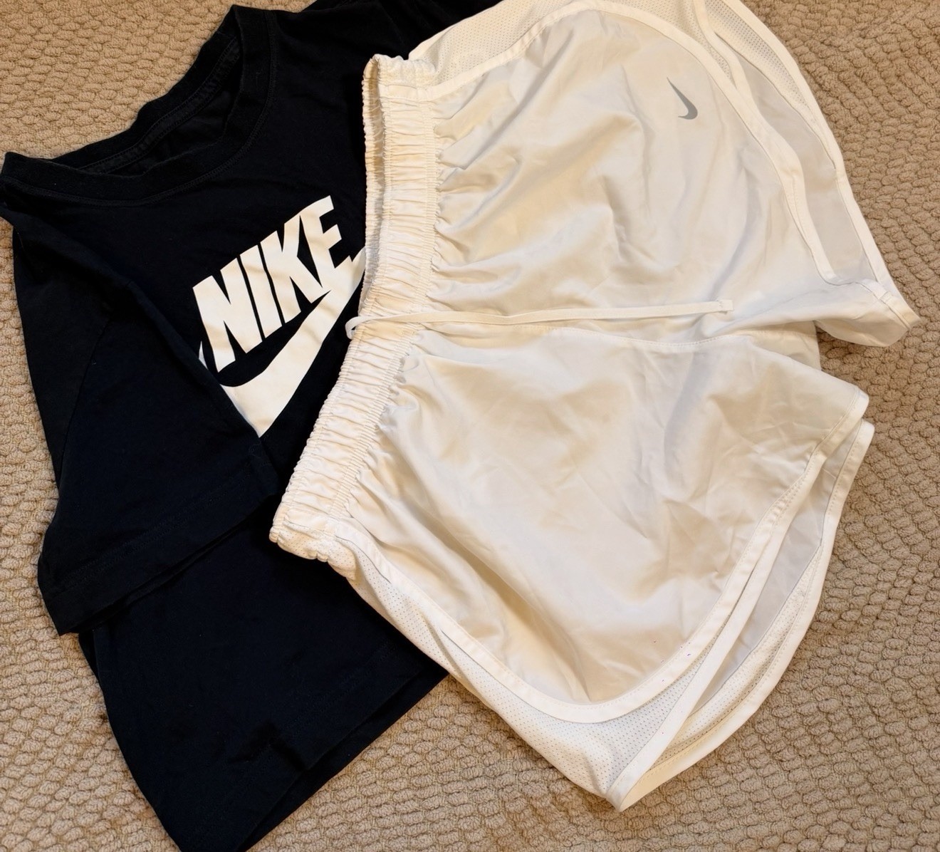 Nike Girls 2-Piece Outfit Set Logo Tee & Shorts Black/White Size 4 Mesh