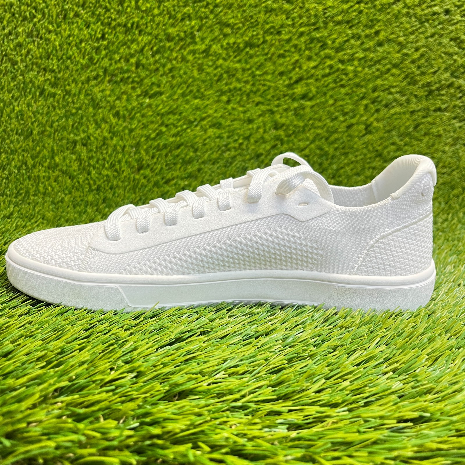 Flux Adapt Trainer White Womens Size 9 Mens Size 7.5 Athletic Shoes Sneakers