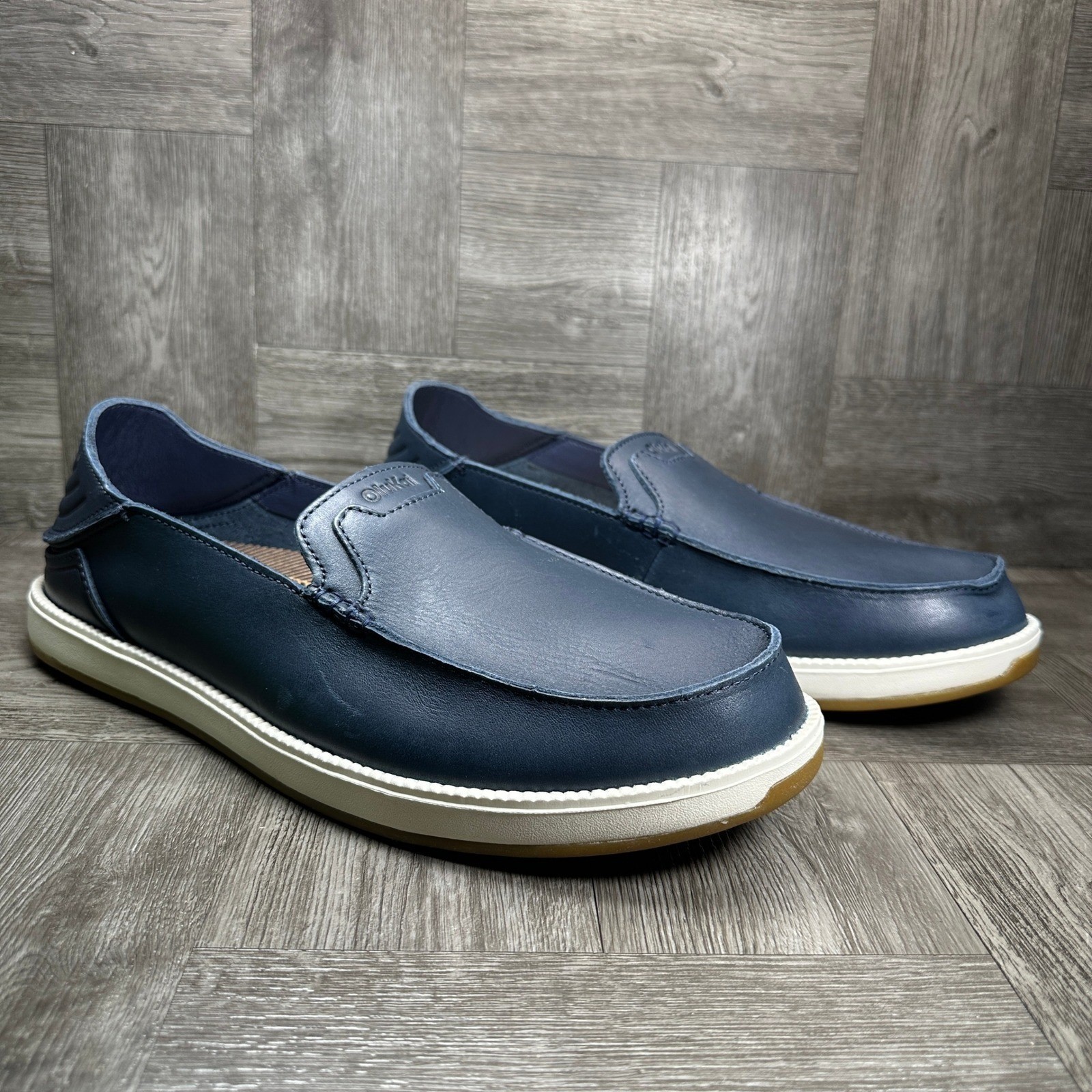 OluKai Lae’ahi Li ‘Ili Slip On Men 12 Navy Blue Leather Casual Loafer NEW