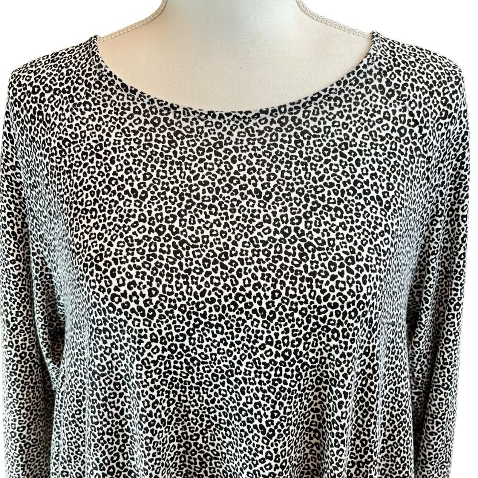ALEMBIKA Leopard Print Knit Top Tunic Sz Small Long Sleeve Lagenlook Loose Fit