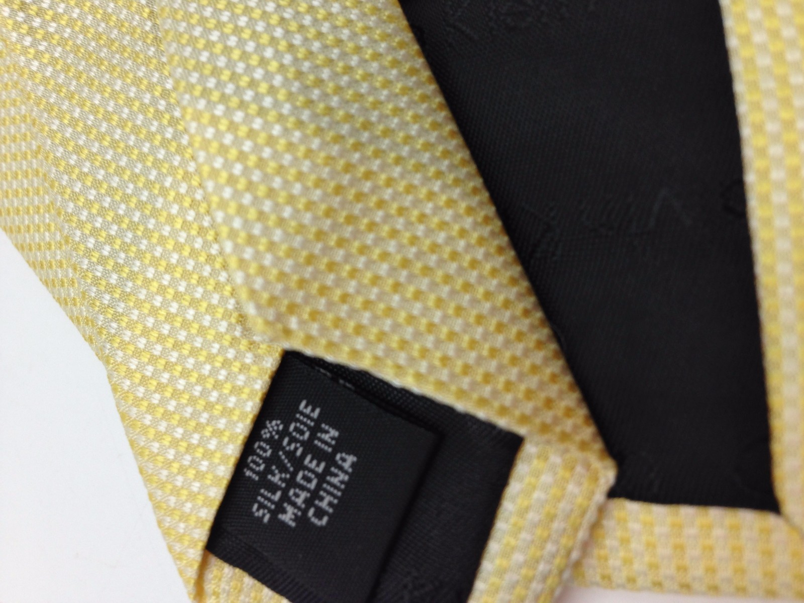 $125 Calvin Klein Mens Solid Yellow Skinny Neck Tie Classic Silk Necktie 58×3