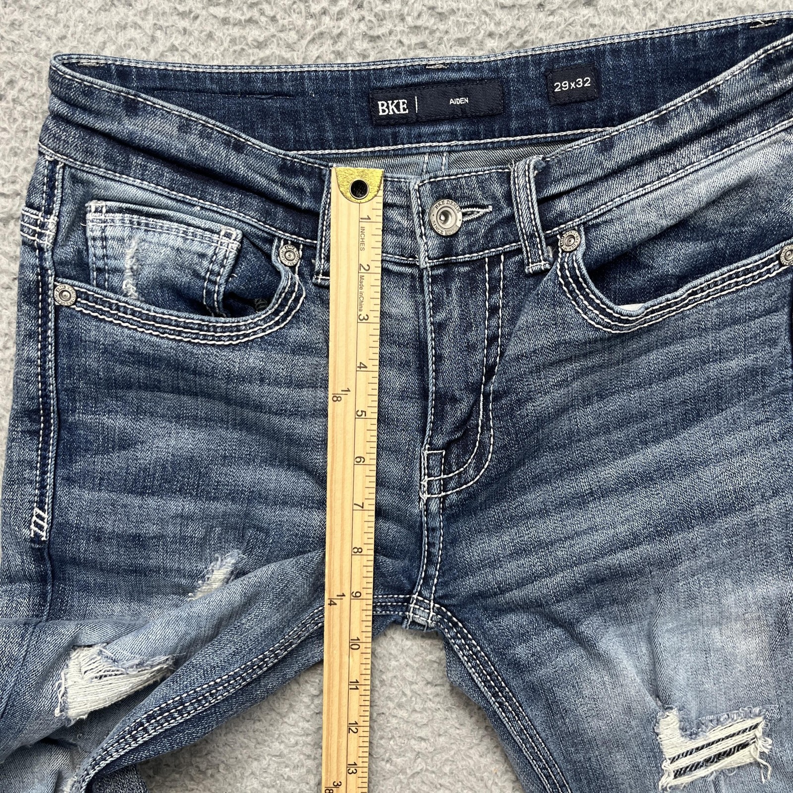 BKE Aiden Jeans Mens 29×32 Faded Wash Distressed Cover patches Straight Stretch