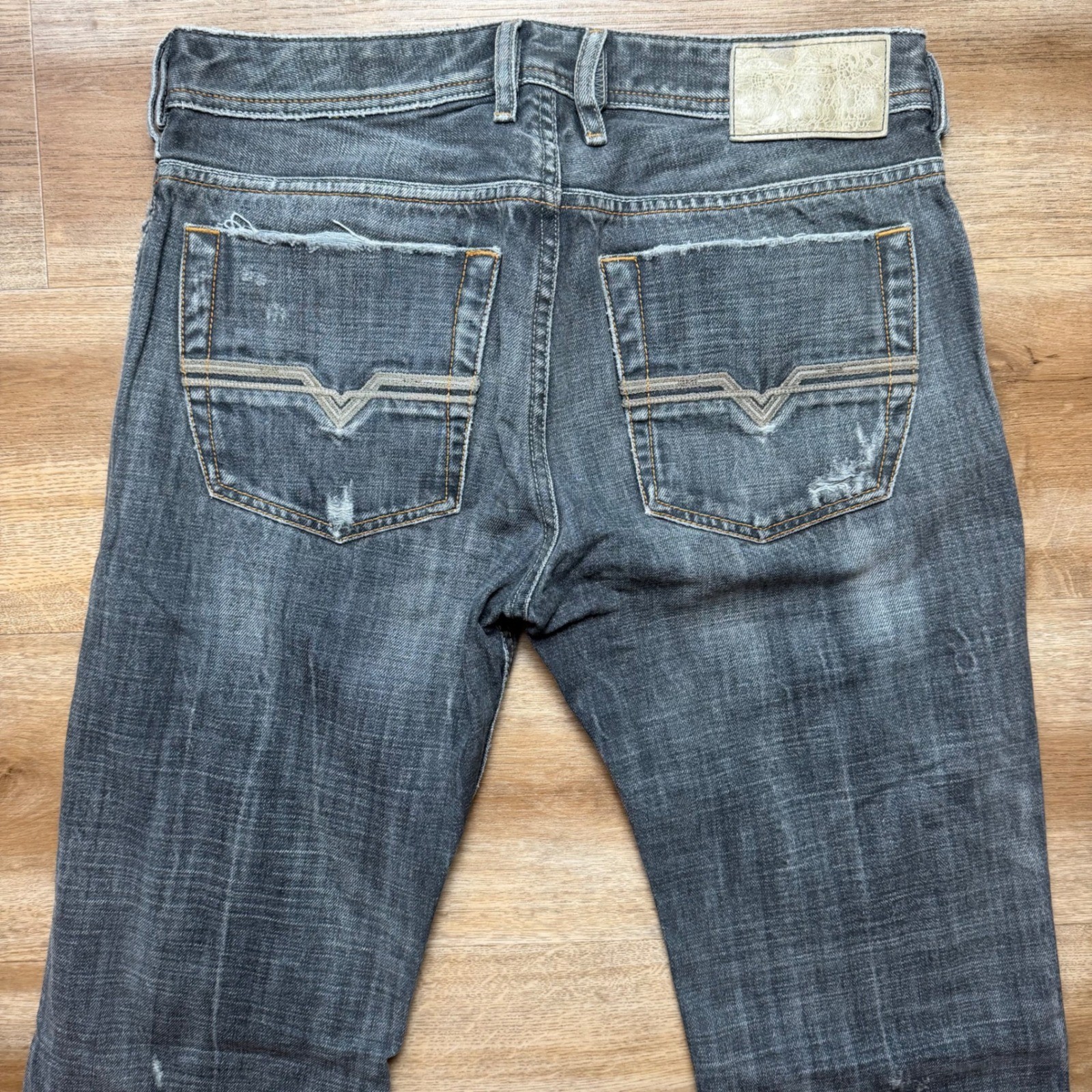 Diesel Zatiny Jeans Men 29×32 Grey Distressed Bootcut Denim Charcoal Punk 008C6