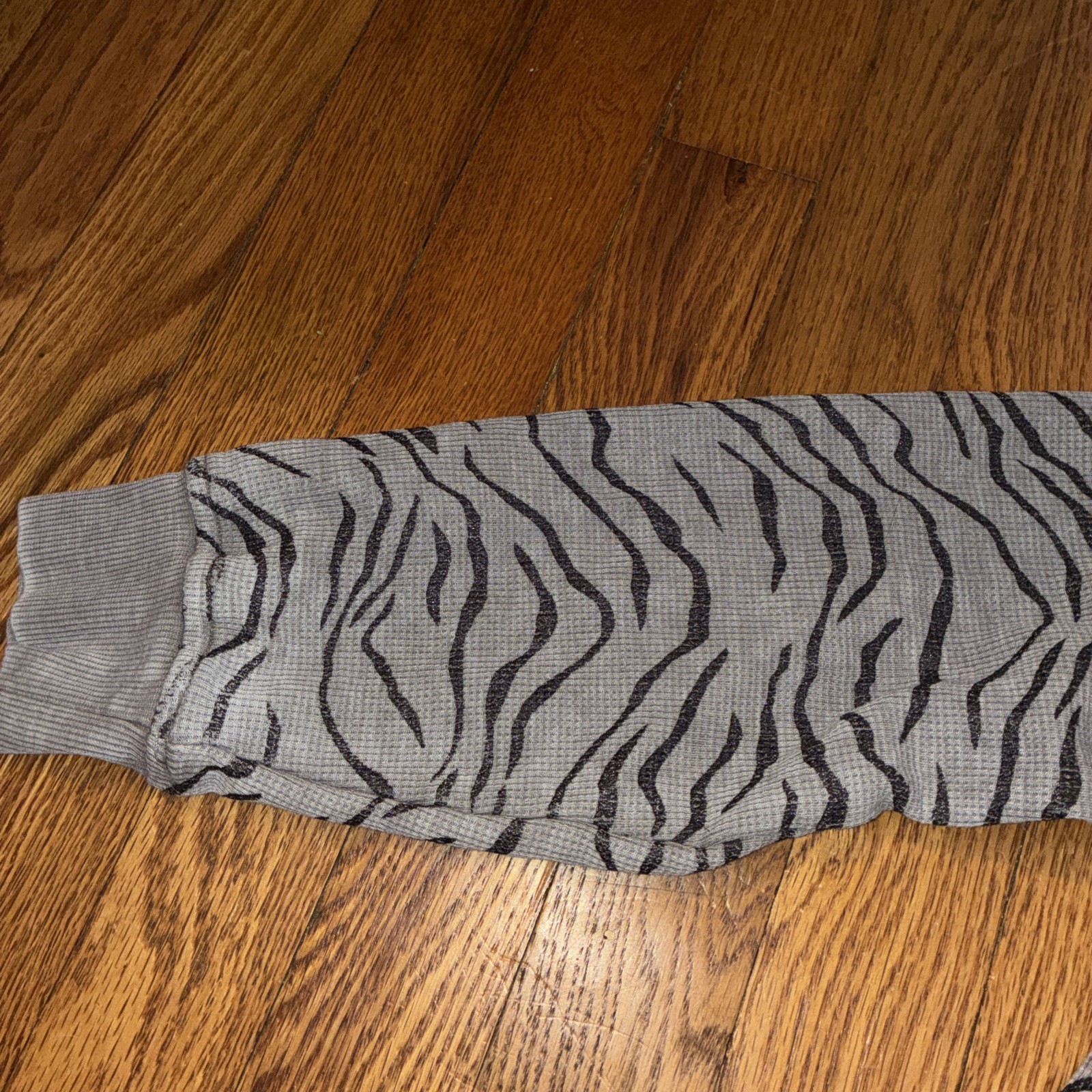Grey/Black Animal Print Ribbed Thin Hoodie Jane Delancey Medium