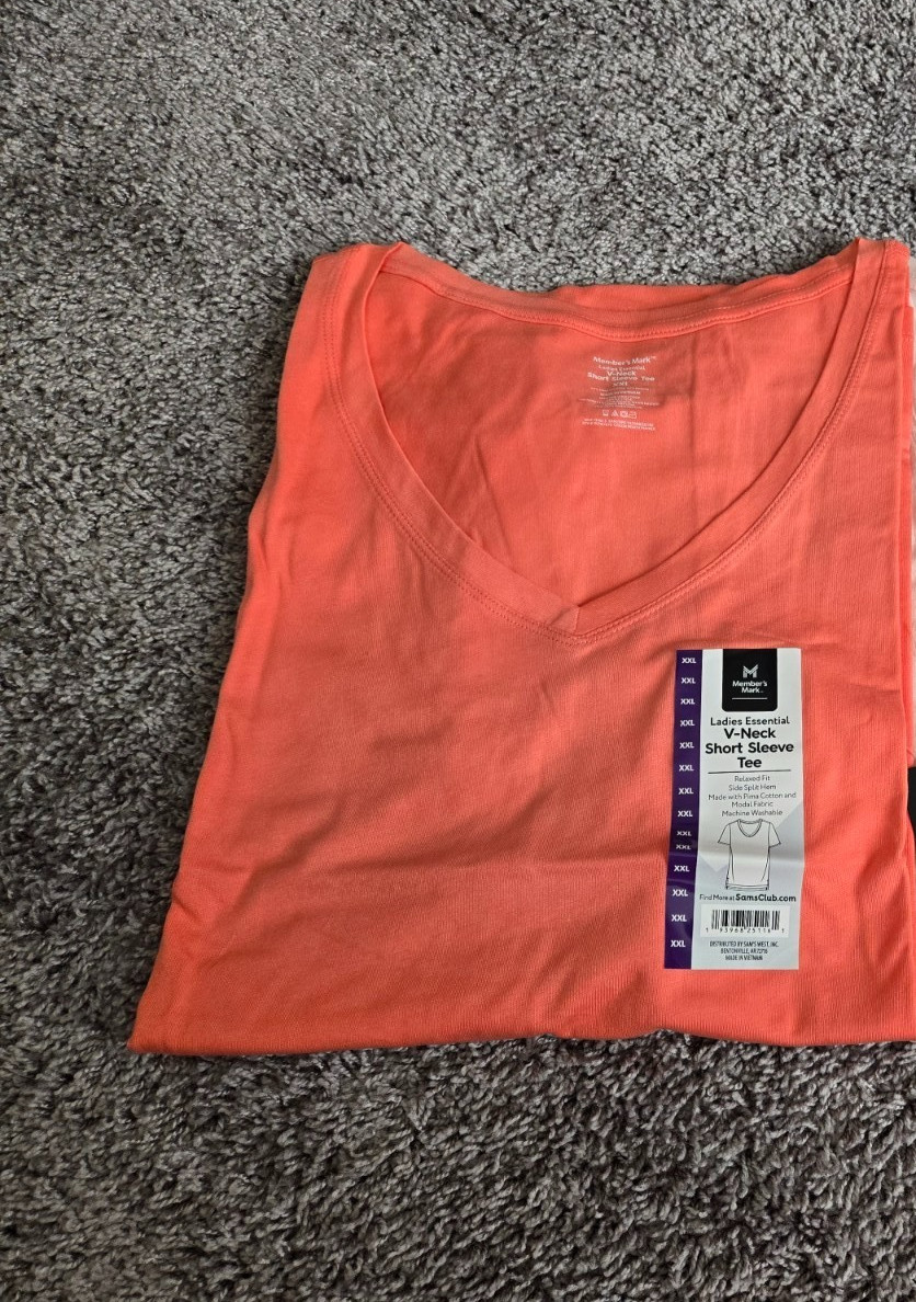 Women’s Ladies Solid Tee Shirt Short Sleeve Peach or Pink V Neck Casual Top NWT