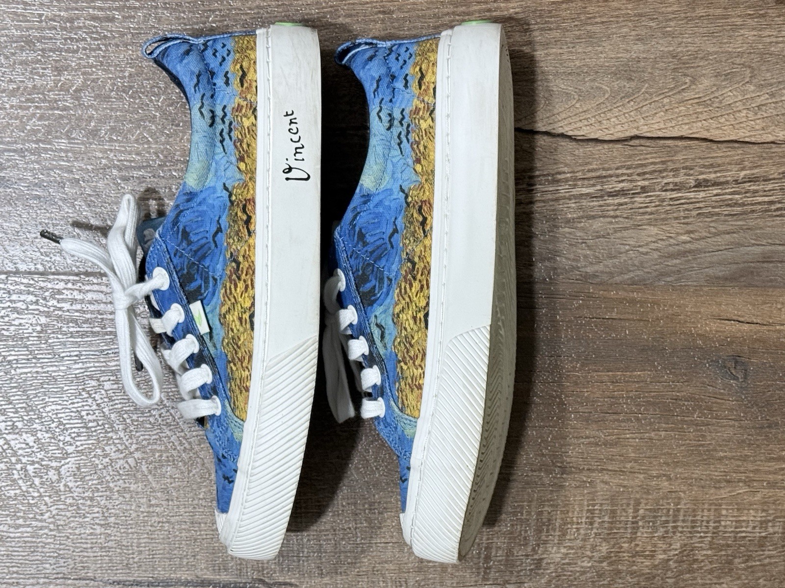 Cariuma Van Gogh Museum Art Low Top Lace-Up Sneakers Blue/White Canvas Cork