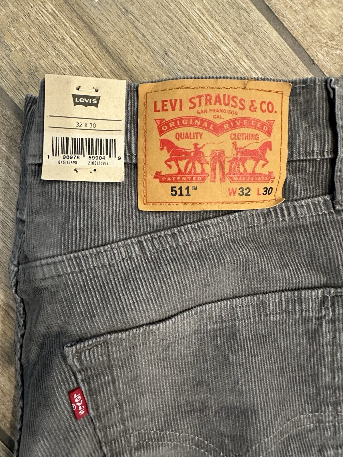 Levi’s 511 Slim Fit Corduroy Pants Gray Charcoal Men’s 32×30 NWT