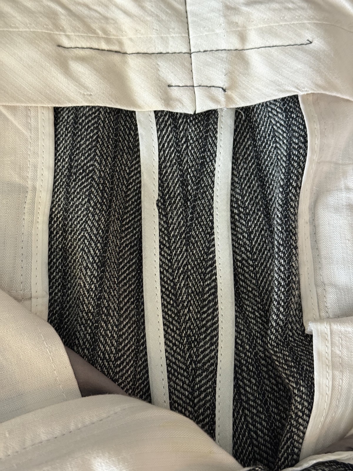 john varvatos hand made italian suit 40, 42