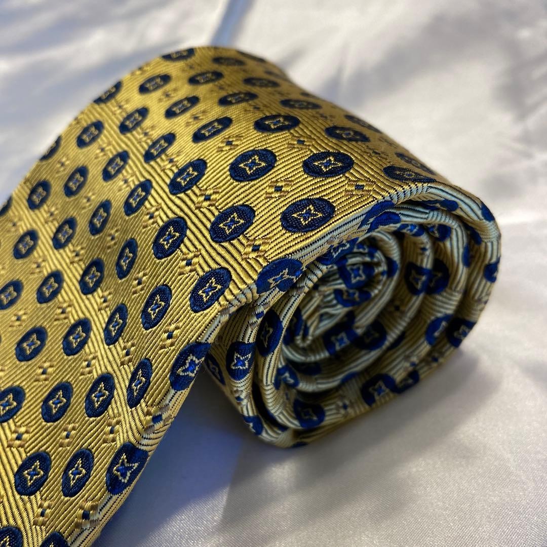 Brooks Brothers Vintage Silk Tie Yellow Gold Navy Small Pattern 9.7cm