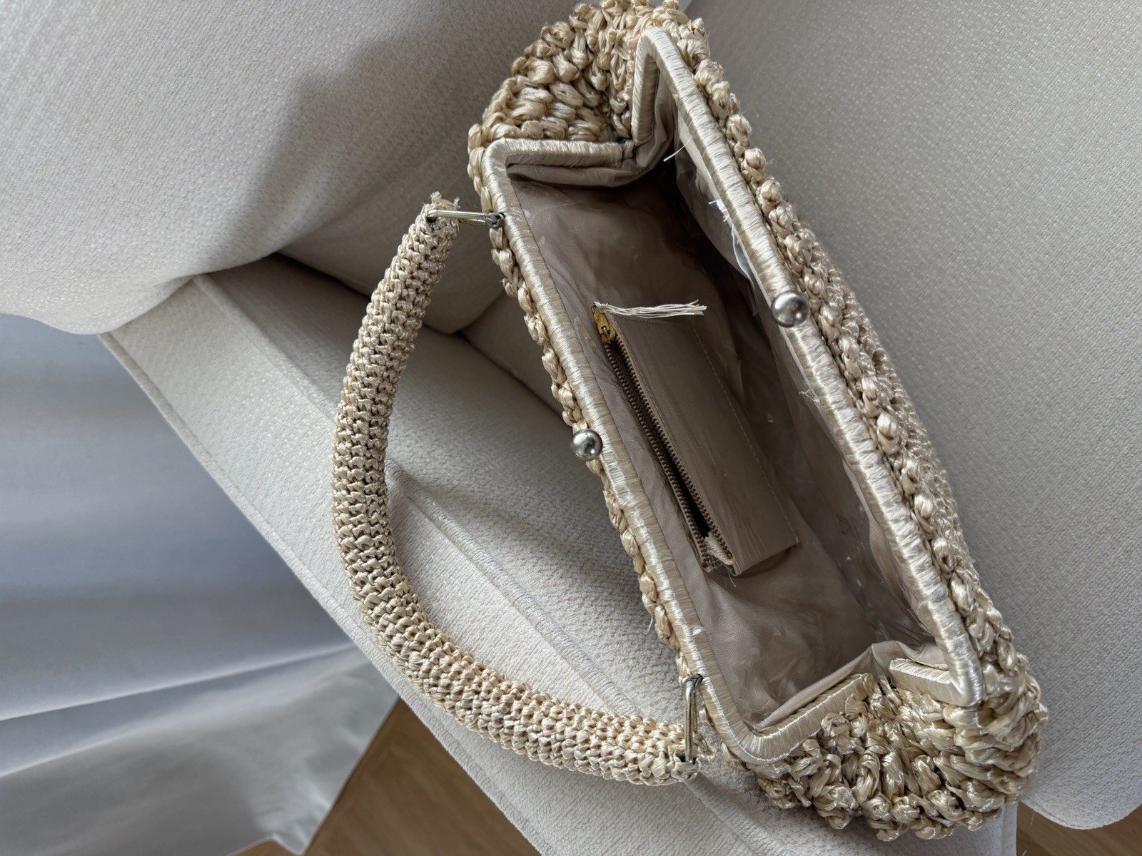 Vintage Rare Cream Raffia Frame Handbag Pontova Plastic Beads Gold Kiss Lock