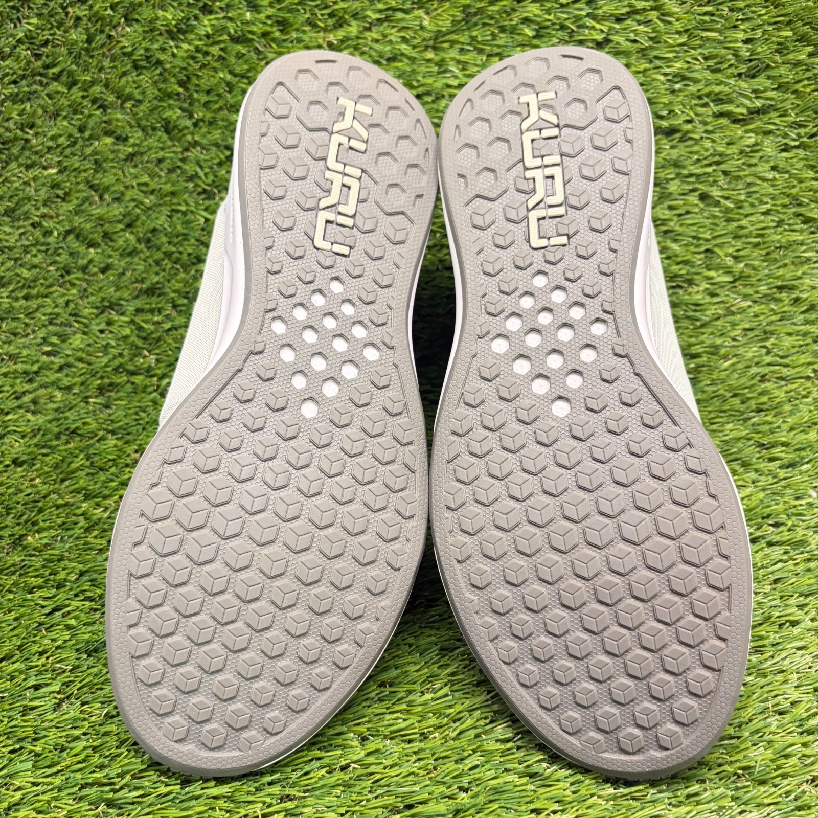 Kuru Atom Womens Size 9.5 Gray White Athletic Running Walking Shoes Sneakers