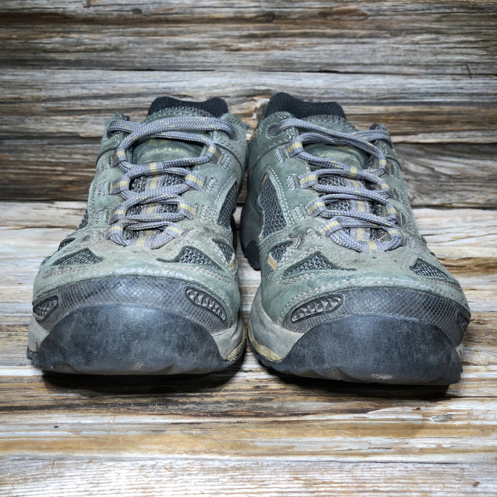 Vasque 7196 Breeze III Low Vibram Outdoor Waterproof Boots Men US 7, UK 6, EU 39