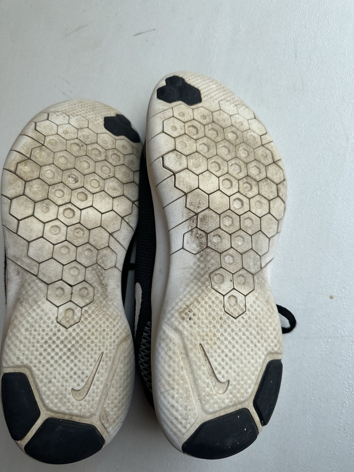 Nike Running Shoes Womens Size 9 Black White Flex Experience RN 7 908996-00