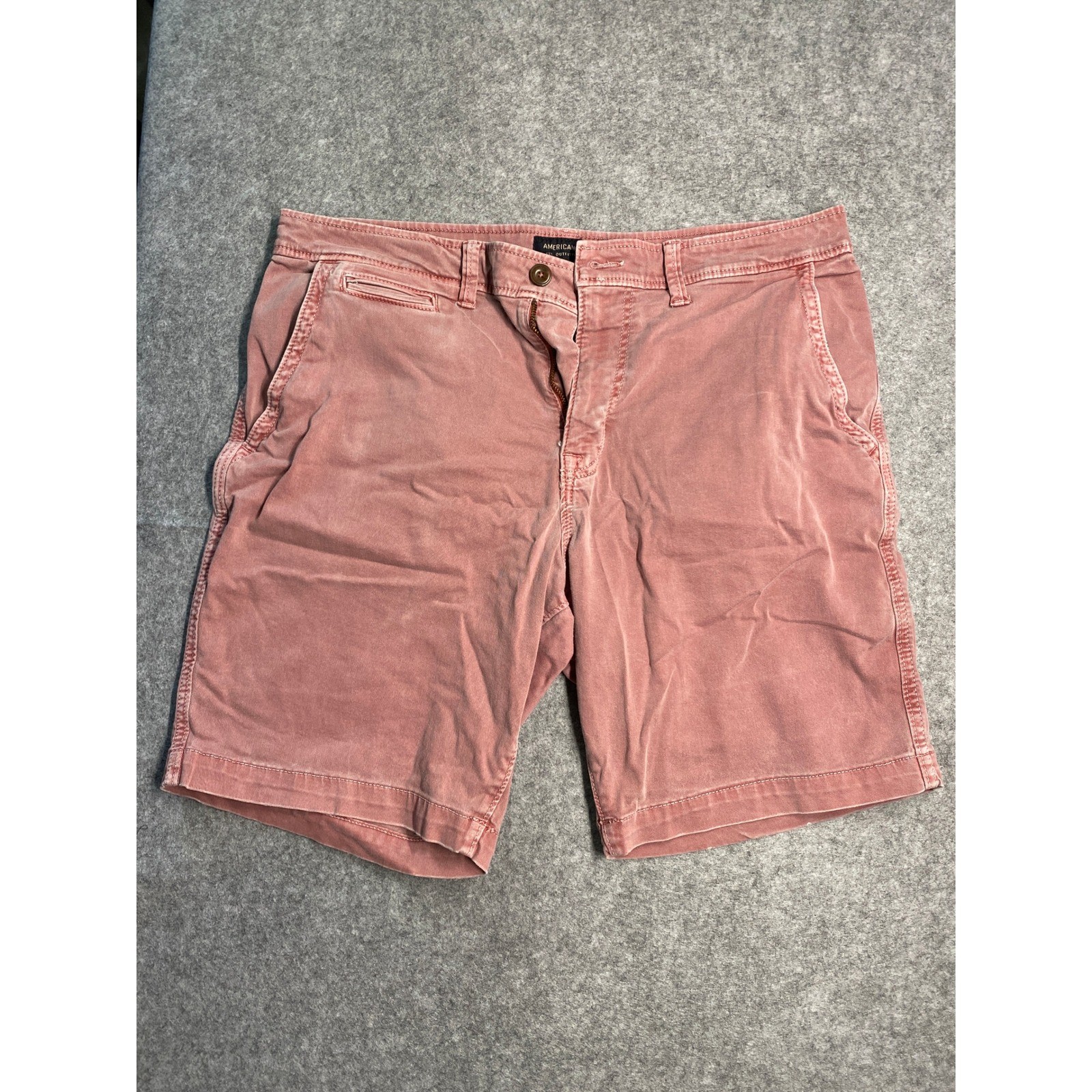 American Eagle Extreme Flex Classic Shorts Mens 34 Red/Pink Faded Stretch Chino