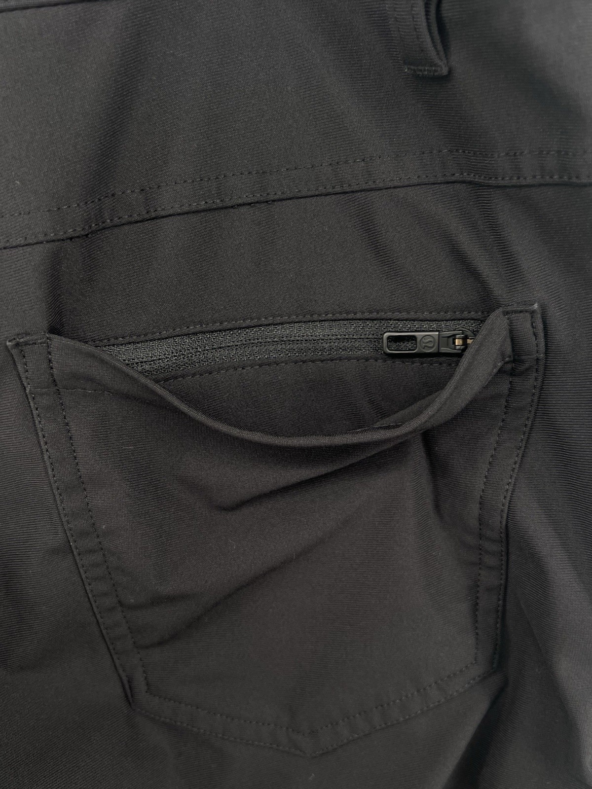 Lululemon ABC Pants Mens 30×30 Black Utilitech Abrasion Resistant Slim Fit Logo