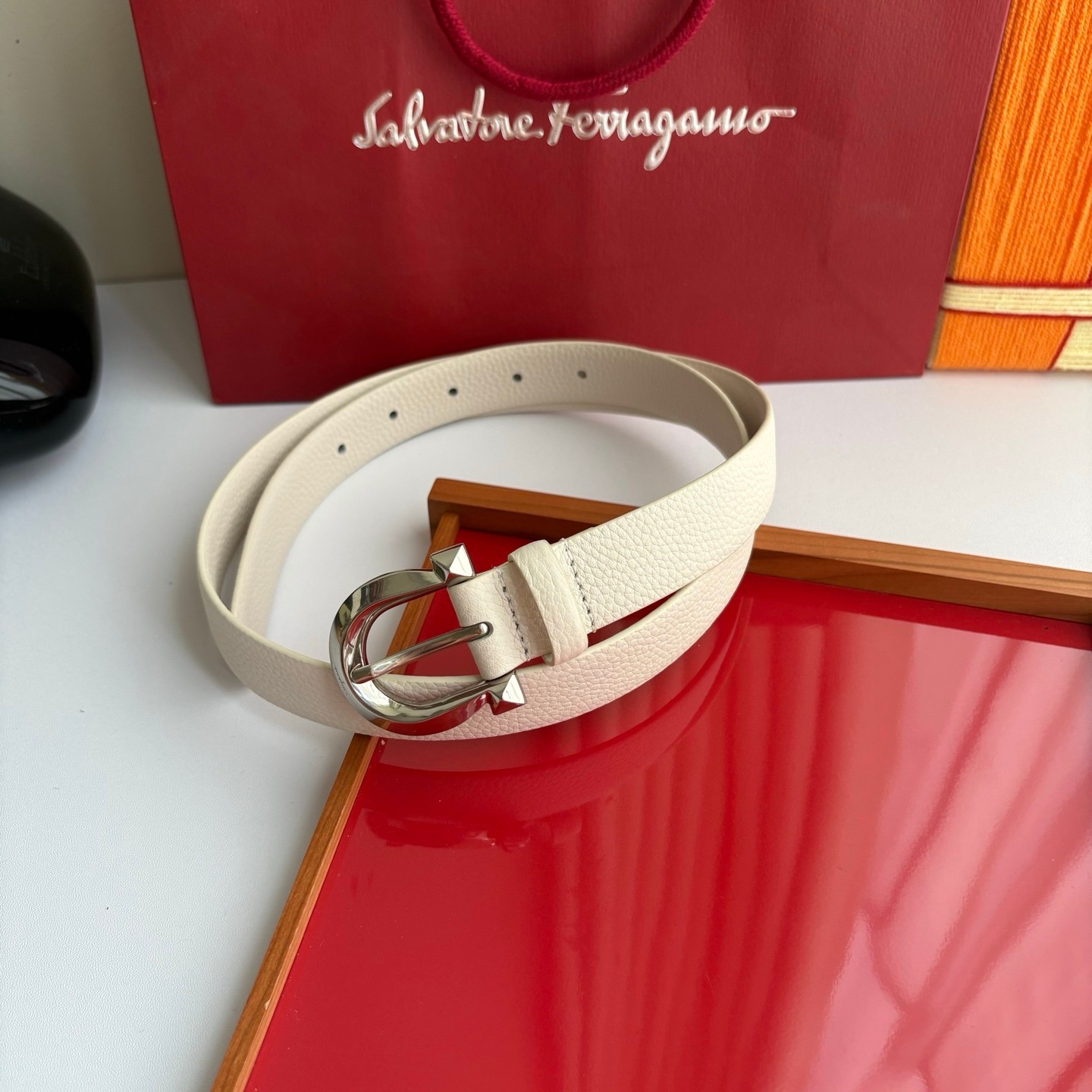 Salvatore Ferragamo Women’s White belt with silver buckle