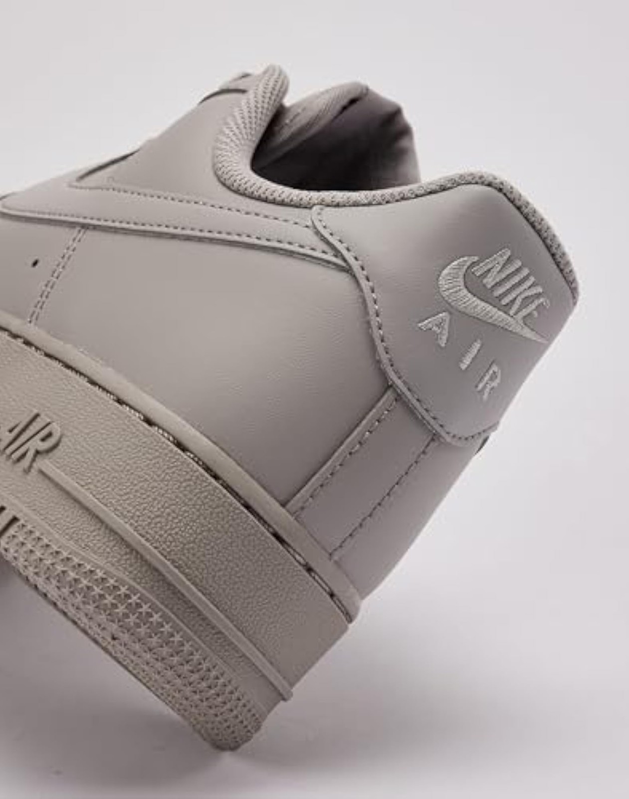 Nike Men’s Air Force 1 ’07, College Grey, 8 Medium US – College Grey – 8