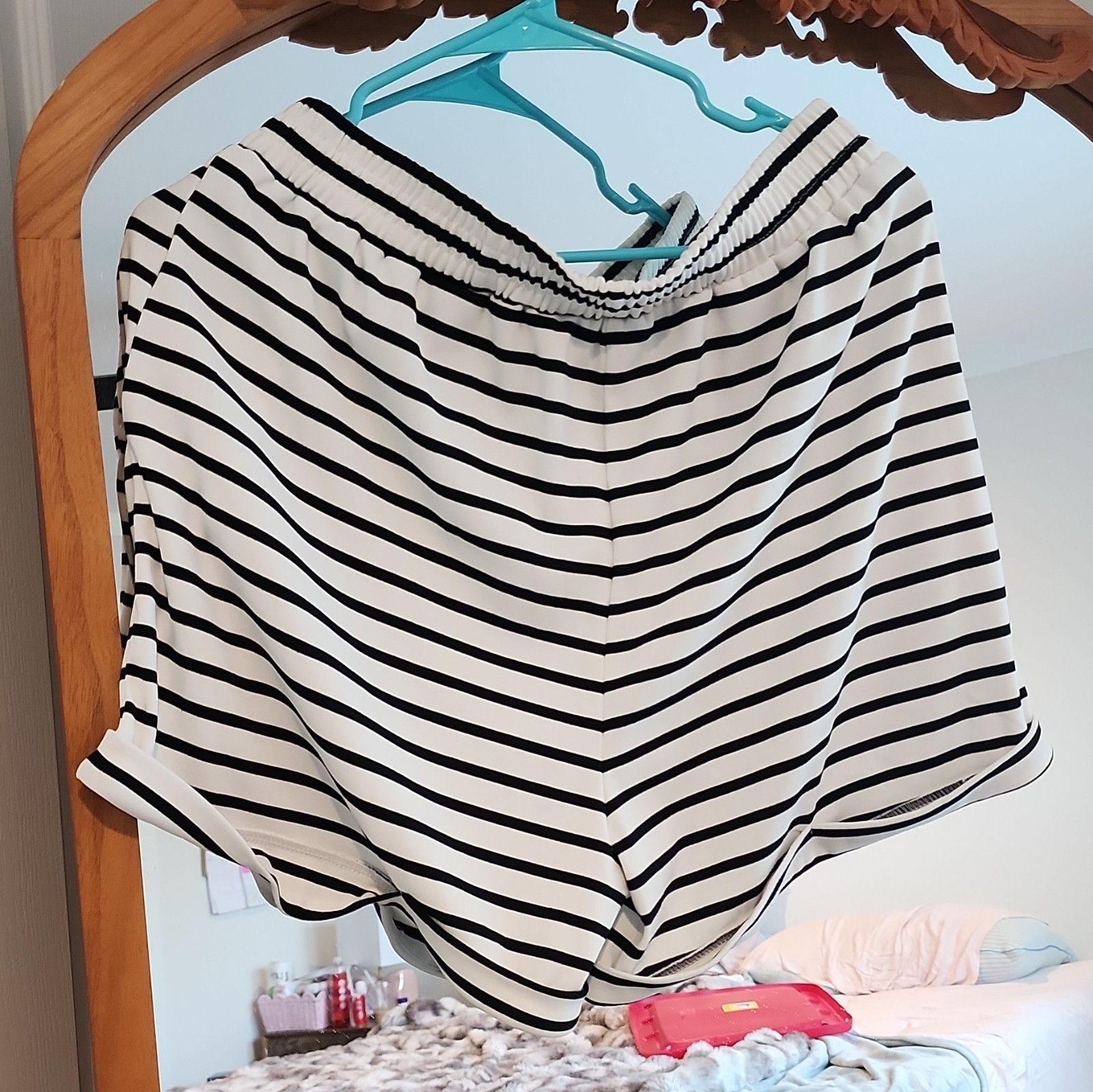 Big juicy Fashions Black & White Striped Knit 2pc Set Top/Shorts M Elastic Waist
