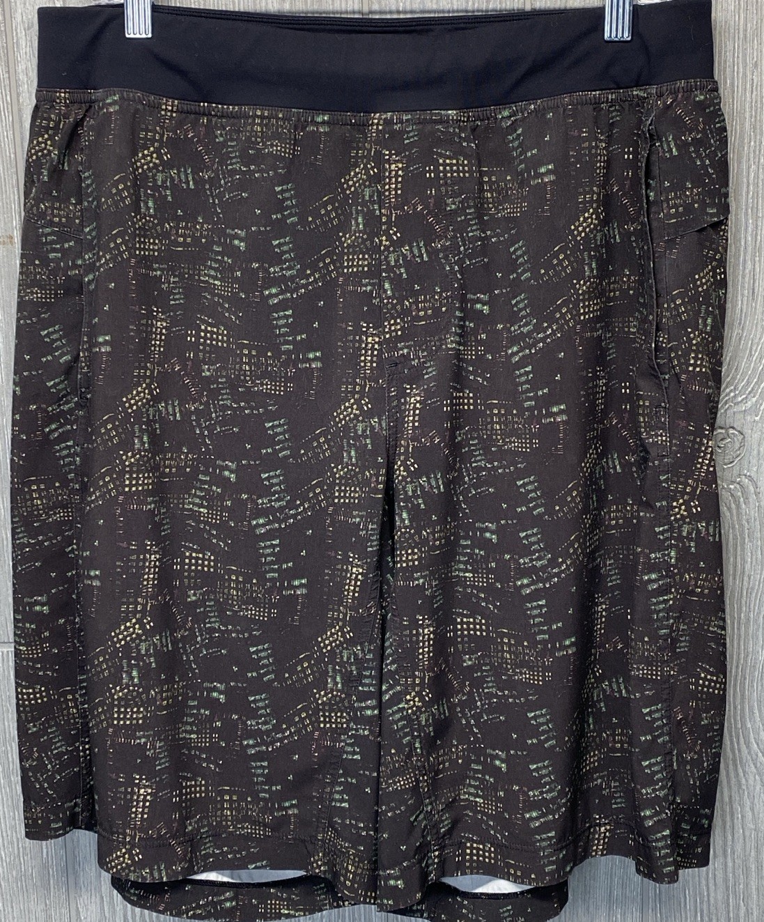 Lululemon Mens Lightweight Stretch Printed Drawstring Athletic Shorts Size XL