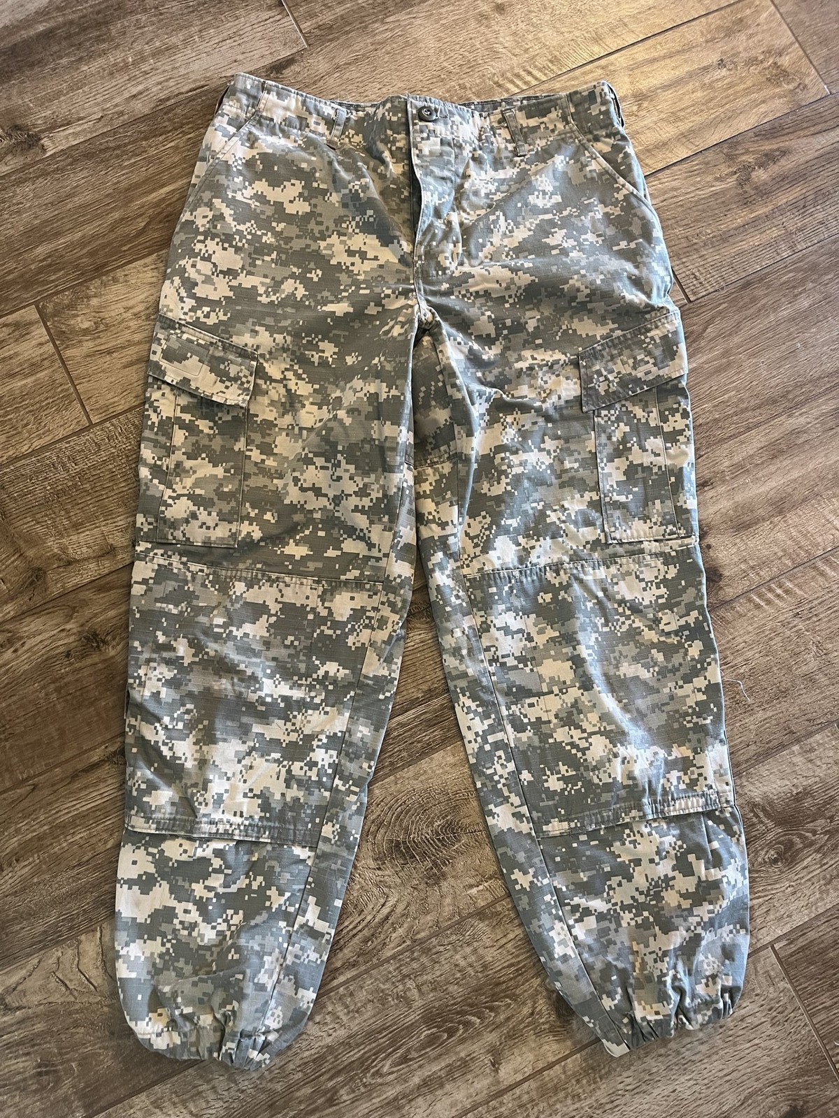 US Military ACU Digital Camo Cargo Pants Medium Short Altered – Used Good