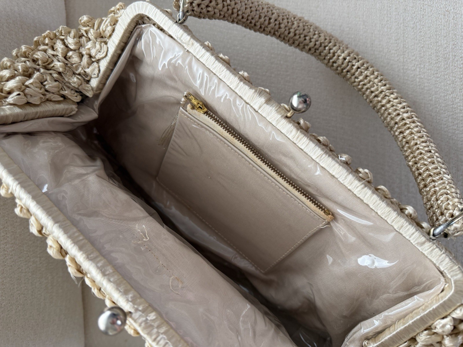 Vintage Rare Cream Raffia Frame Handbag Pontova Plastic Beads Gold Kiss Lock