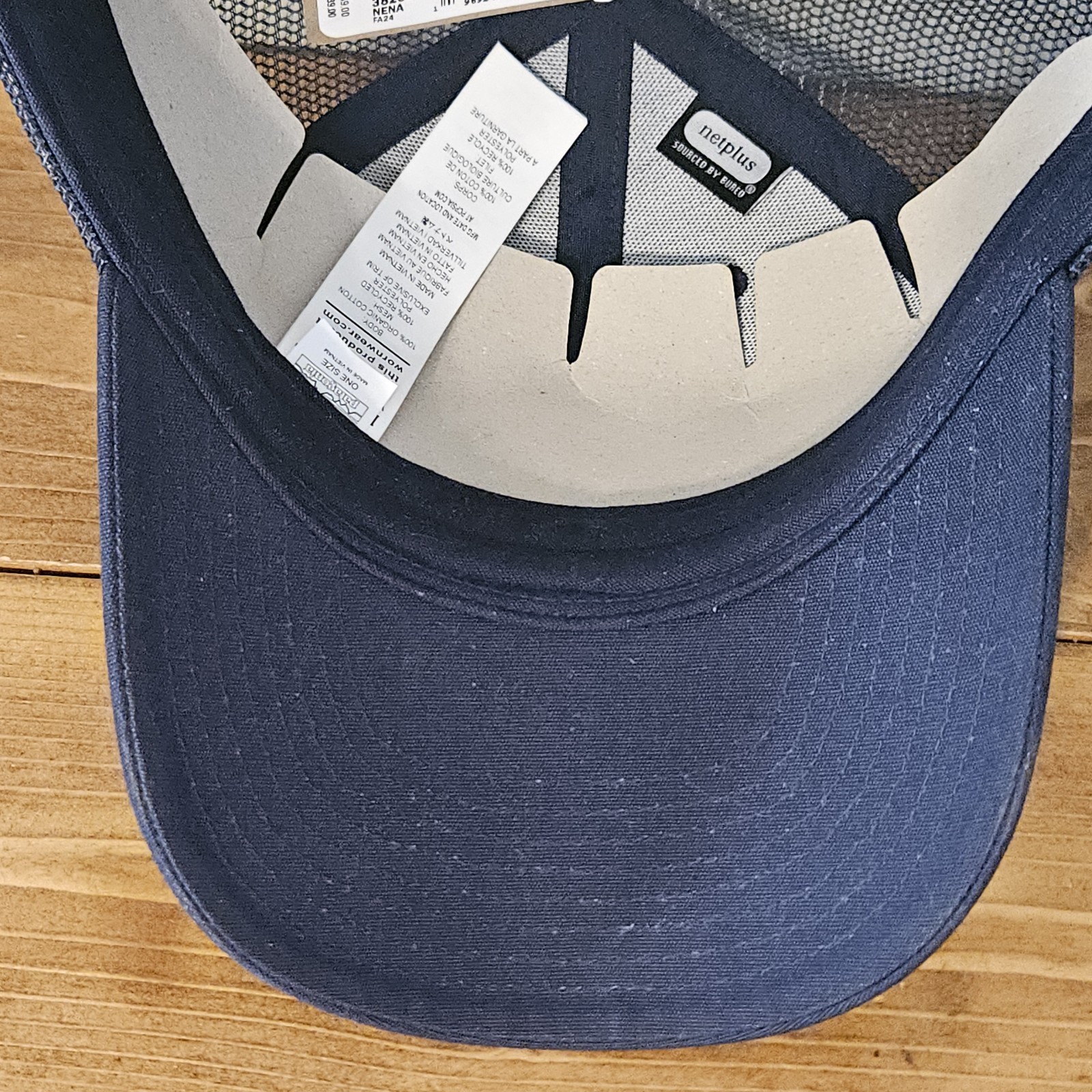 NEW Patagonia P-6 Logo LoPro Trucker Hat Navy Blue