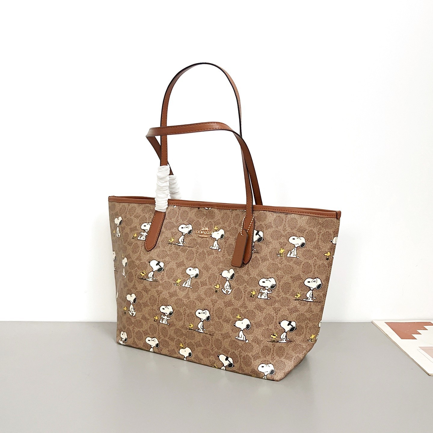 COACH x PEANUTS CBJ89 City Tote Bag Signature Coated Canvas Snoopy FREE SHIPPING