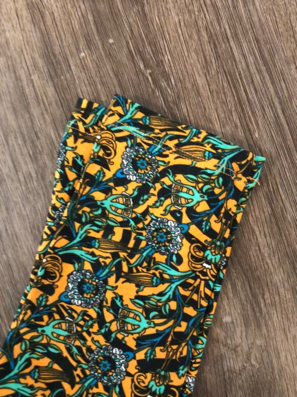 LuLaRoe One Size Leggings multicolored polyester/spandex blend abstract pattern