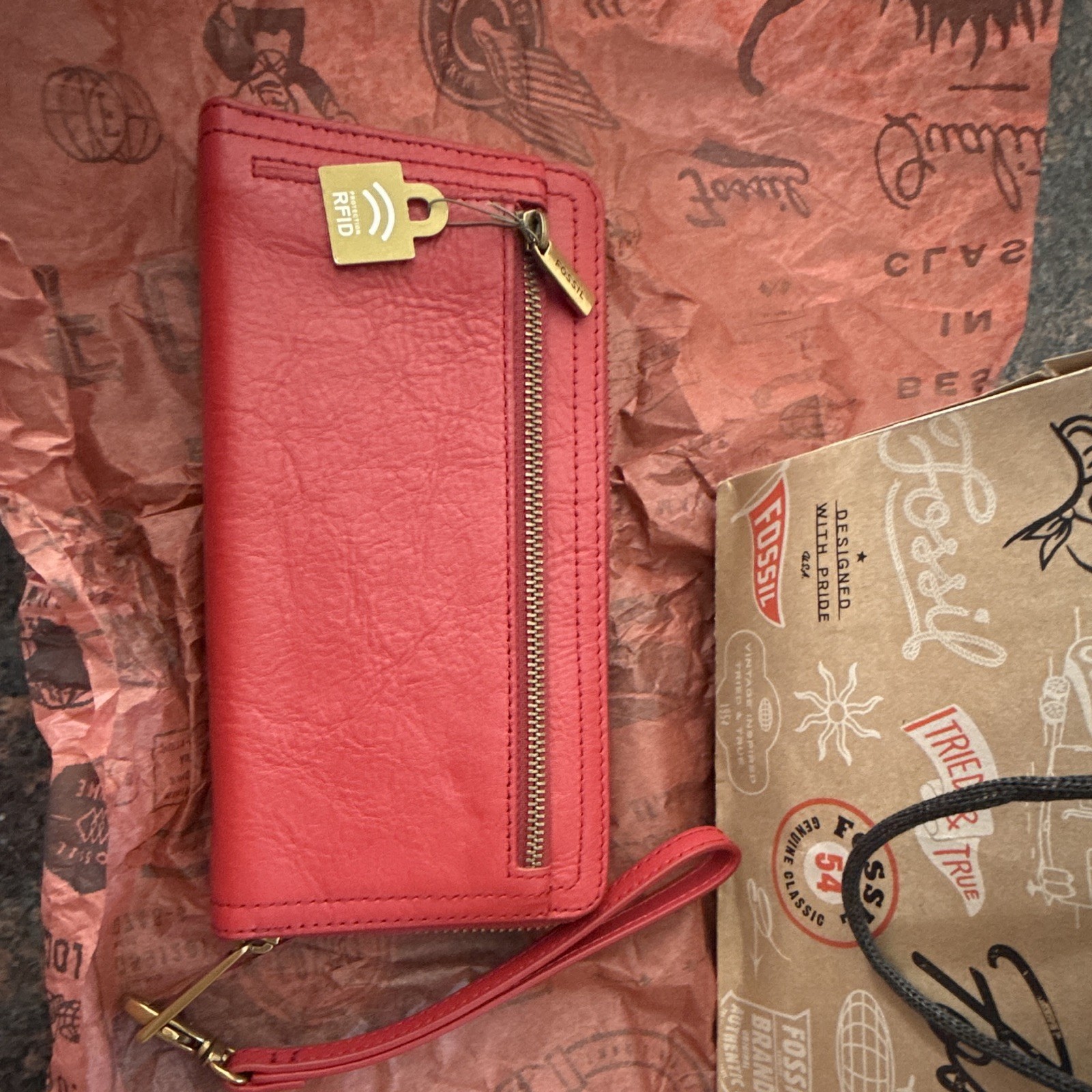 Fossil Women’s Red Solid Logo Wristlet Wallet Zip-Around Zipper Wrist Strap