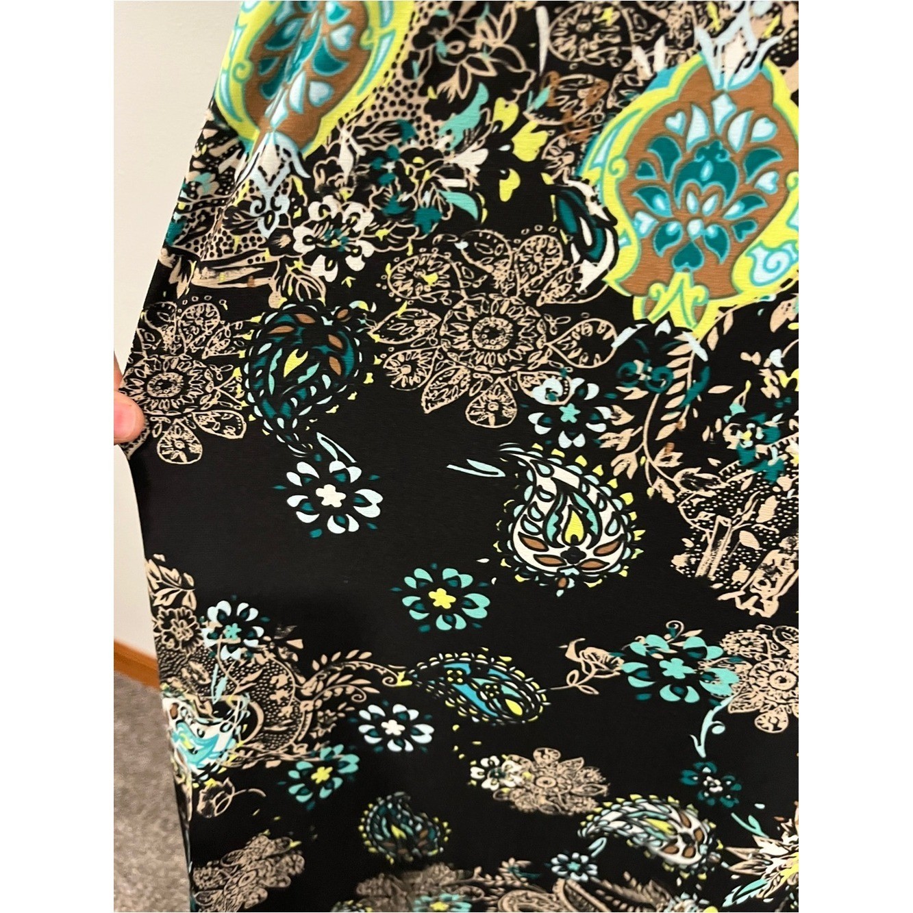 Sleeveless Black Floral V-Neck Dress with Lace Waist
