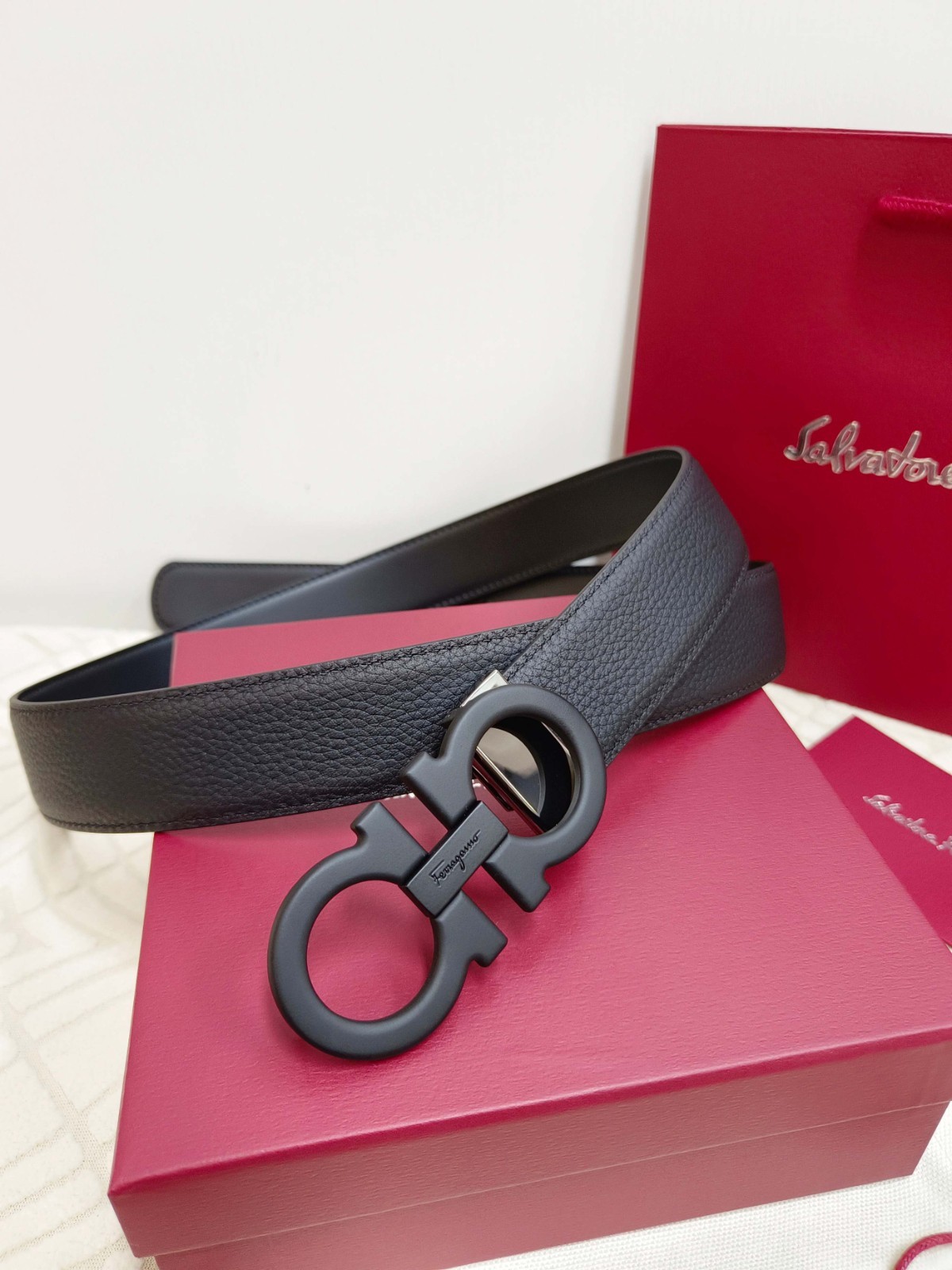Salvatore Ferragamo Gancini Buckle Leather Belt Reversible Adjustable Size New
