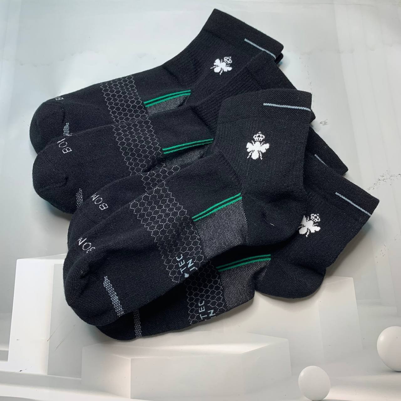 Bombas Men’s Quarter Socks 4 Pair Pack Black Green Size M Medium L Large New