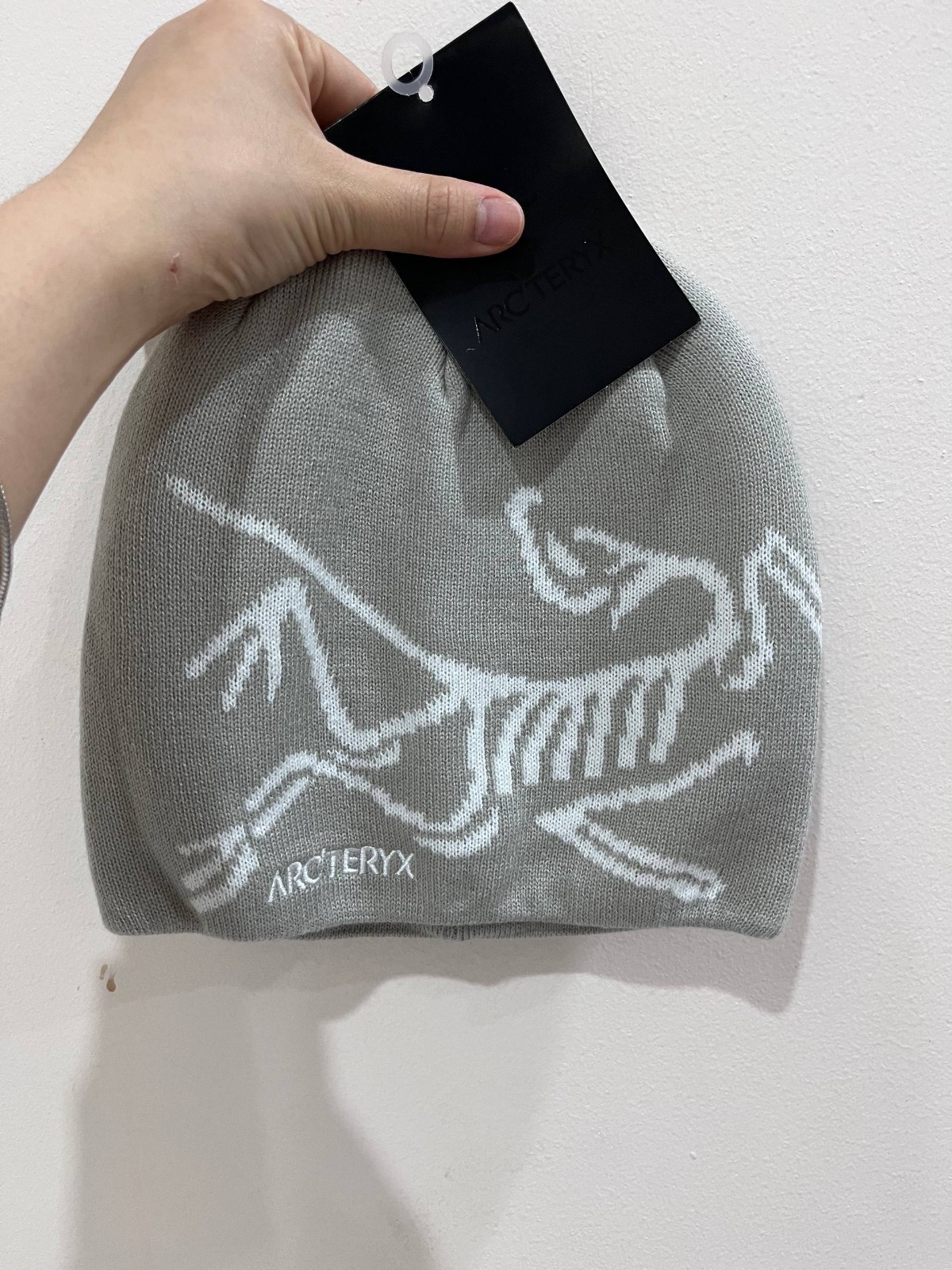 Arc’teryx Bird Logo Beanie Gray White Knit Hat Unisex NWT