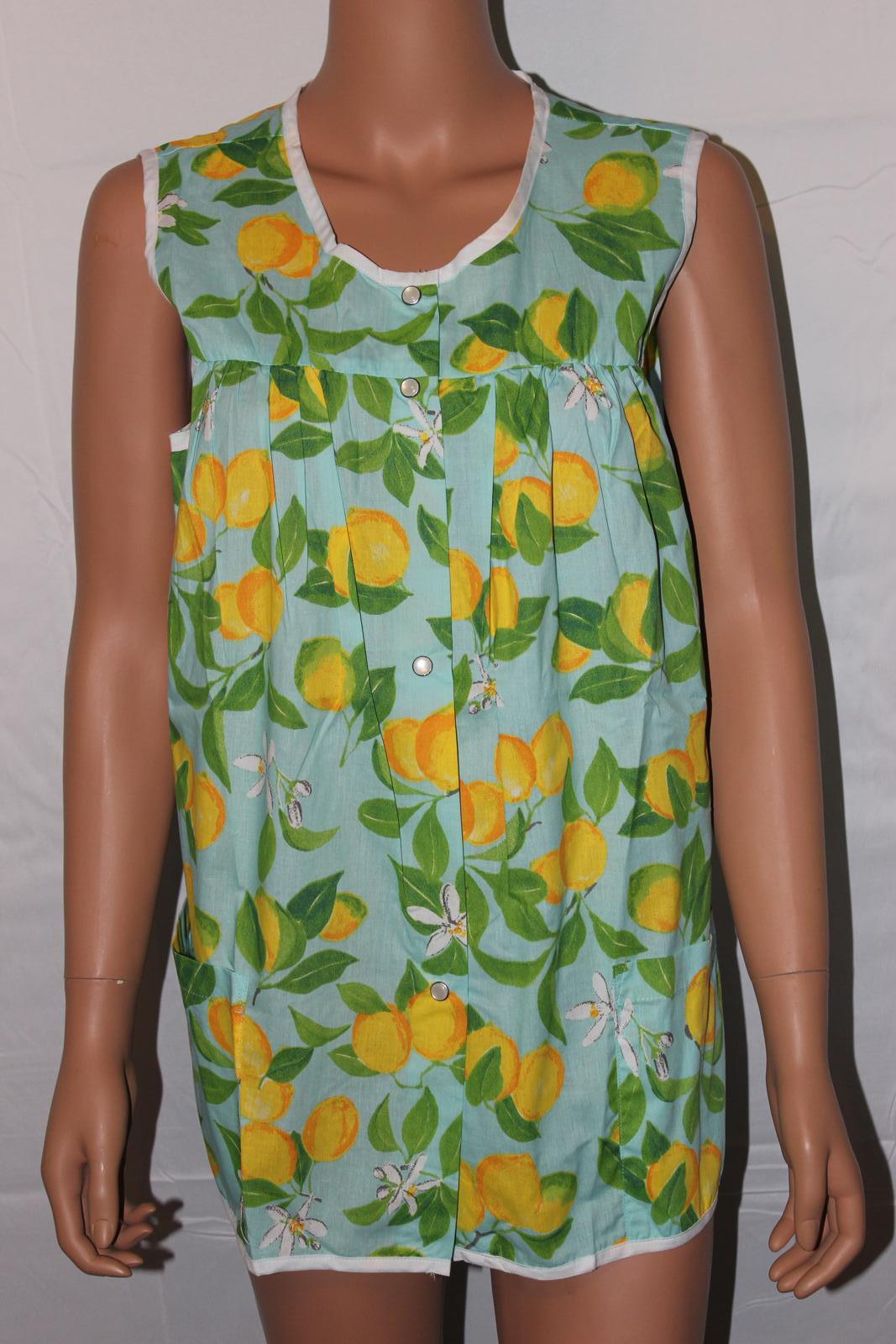 NEW – EASY ESSENTIALS SNAP FRONT SMOCK COBBLER APRON BLUE WITH LEMONS MED & LG
