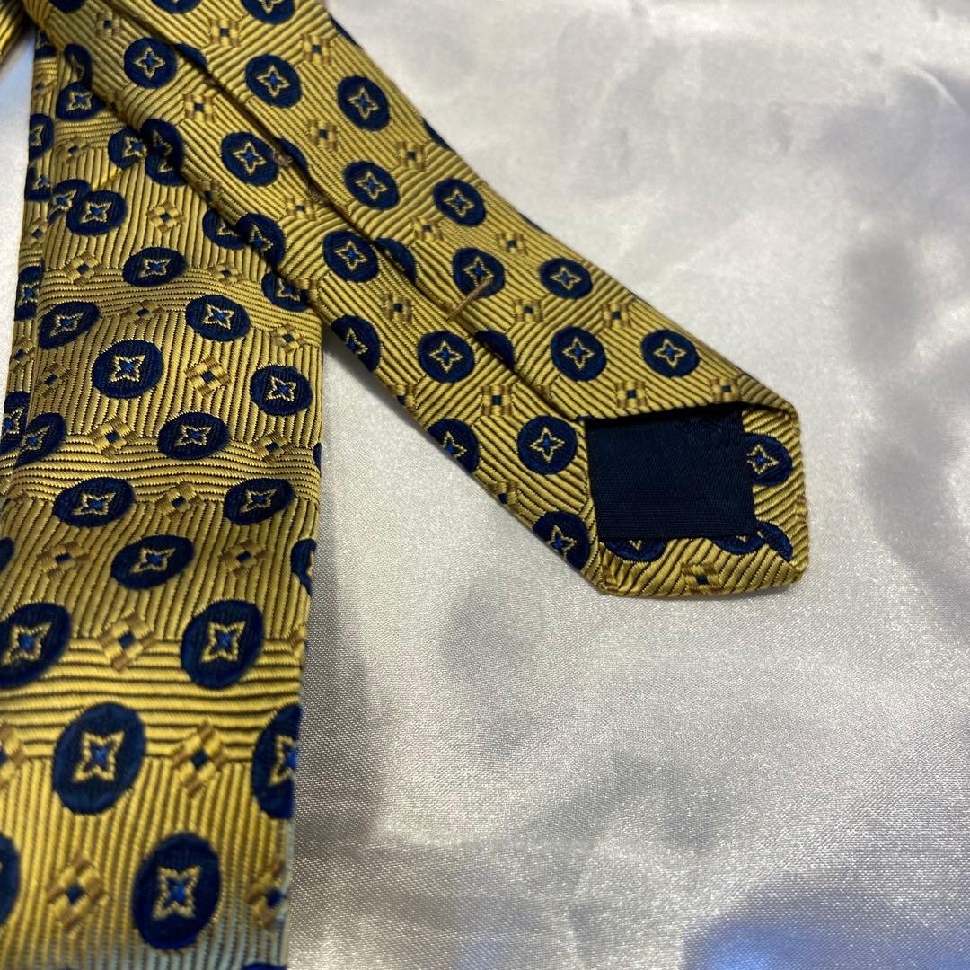 Brooks Brothers Vintage Silk Tie Yellow Gold Navy Small Pattern 9.7cm