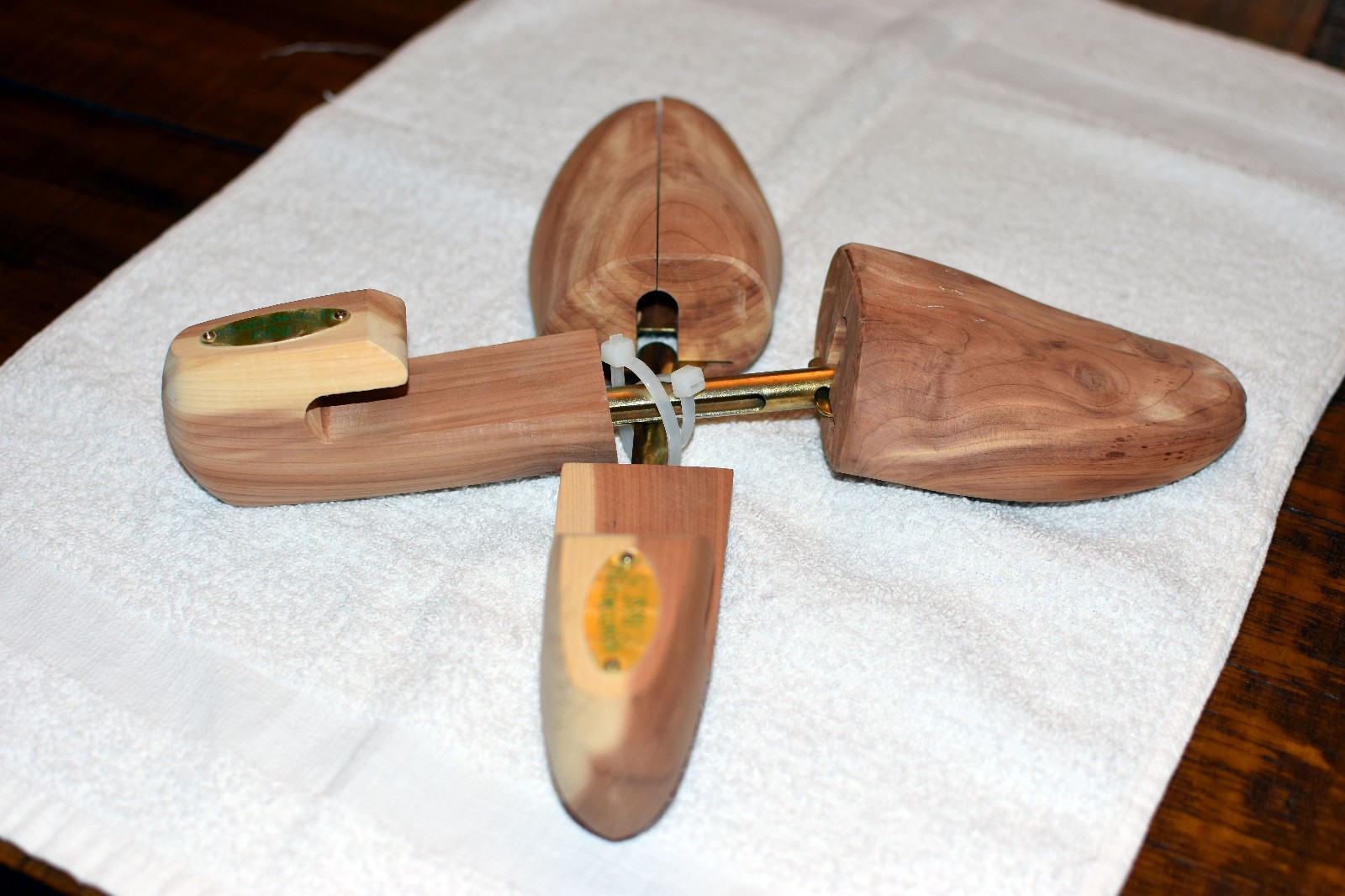 Moneysworth and Best Men’s Cedar Shoe Tree with Hook Heel