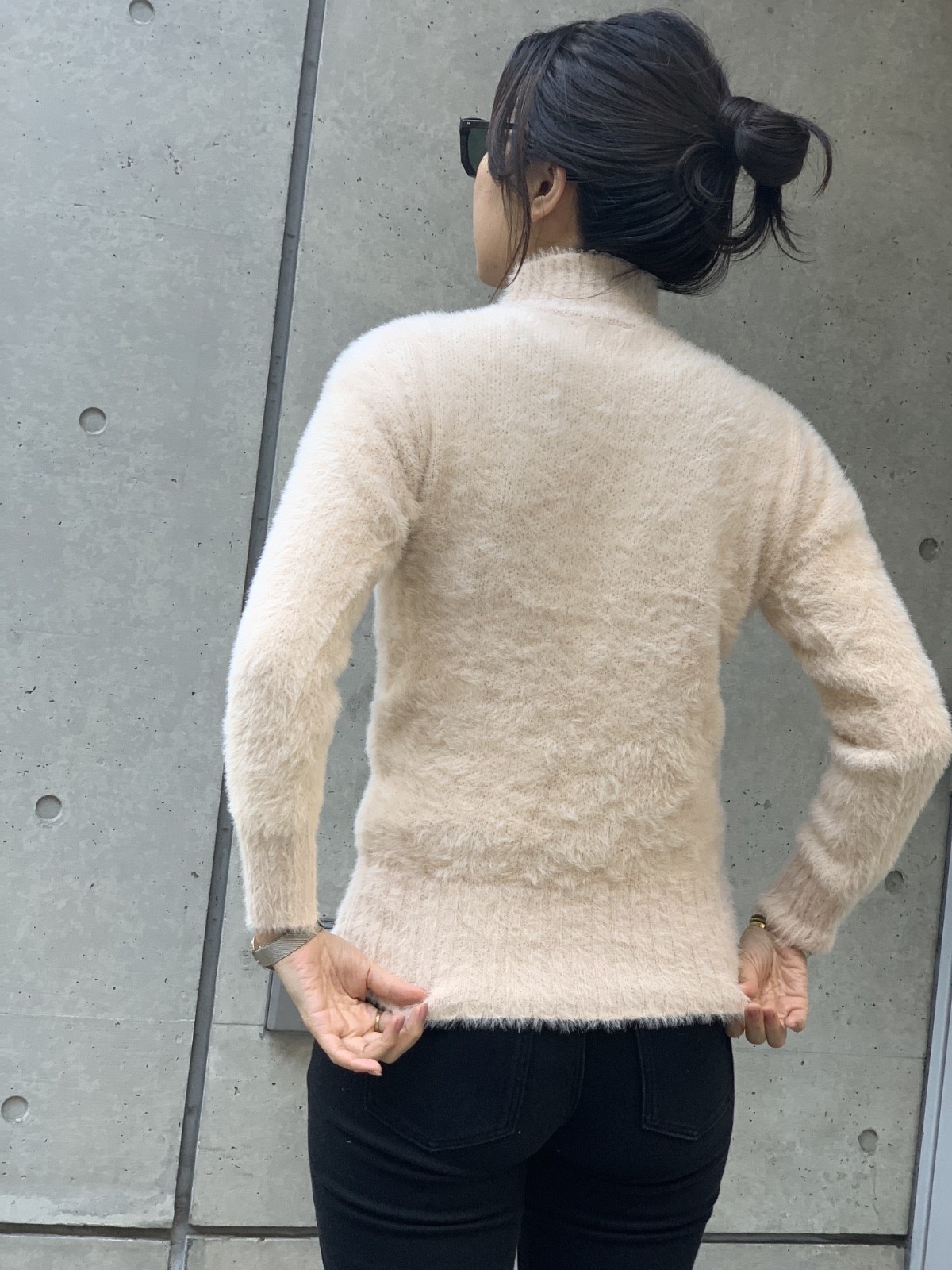 Fluffy Mohair-like Knit Sweater Mock Neck Fitted Women One Size Black Ivory Japa