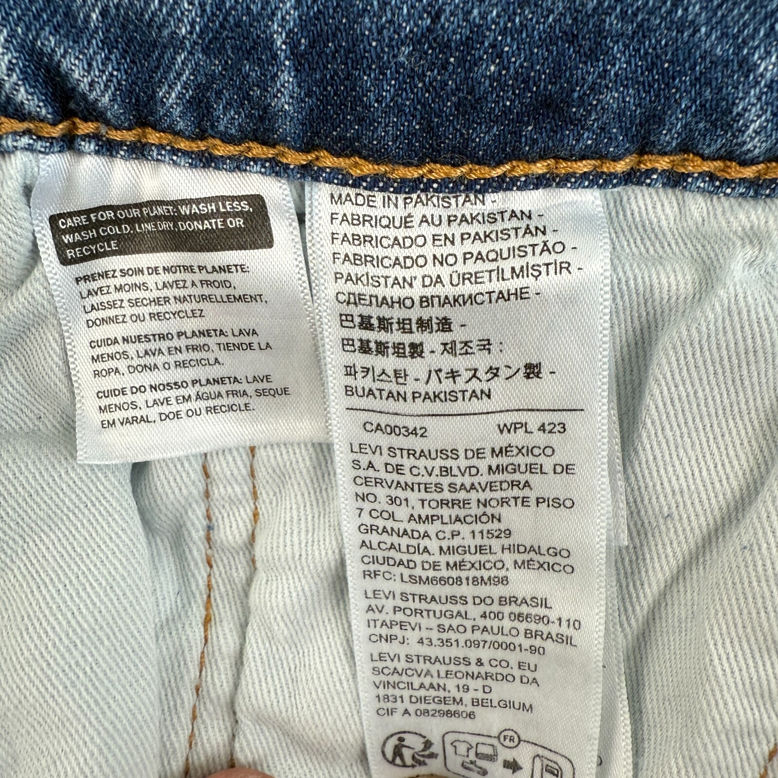 Levi’s Premium Men 502 Taper Fit Zip Fly Tapered Leg Stretch Jeans Blue NWT