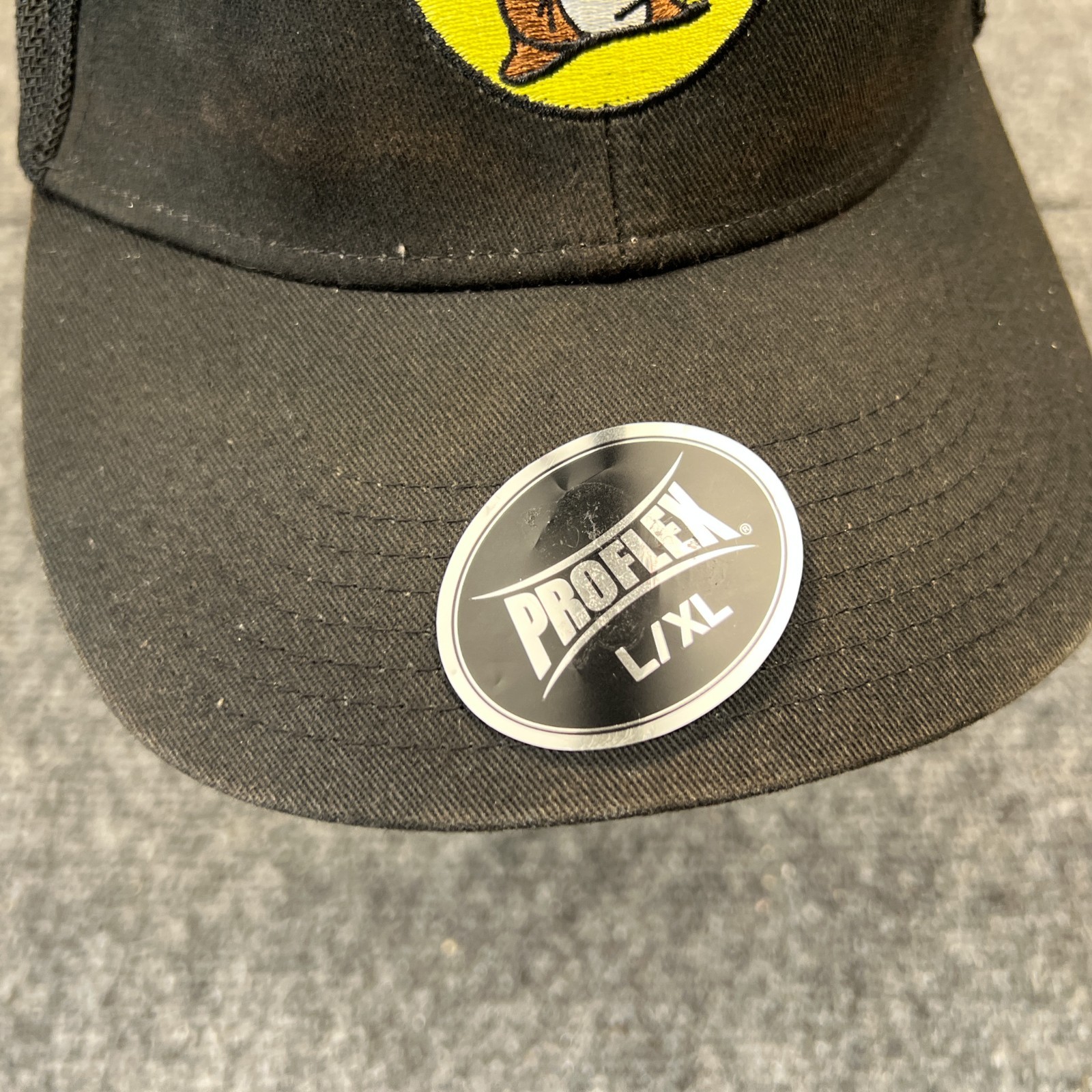 Buc-ee’s Beaver Logo Cap Adult Fitted L/XL Pro Flex Black Hat