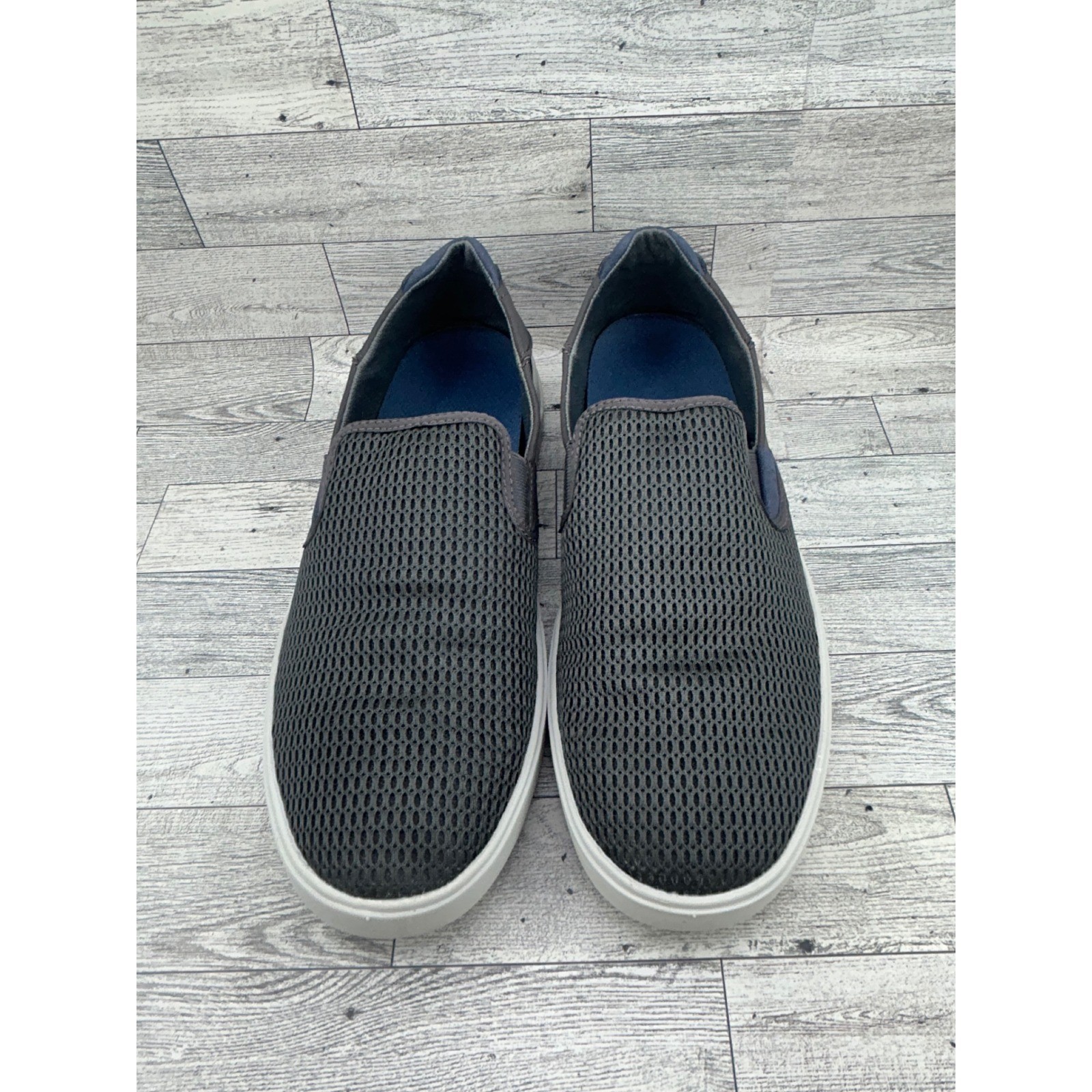 OluKai Lae’ahi Men Sz 10.5 Dark Grey Mesh Slip On Sneakers 10443-PVPV Pavement